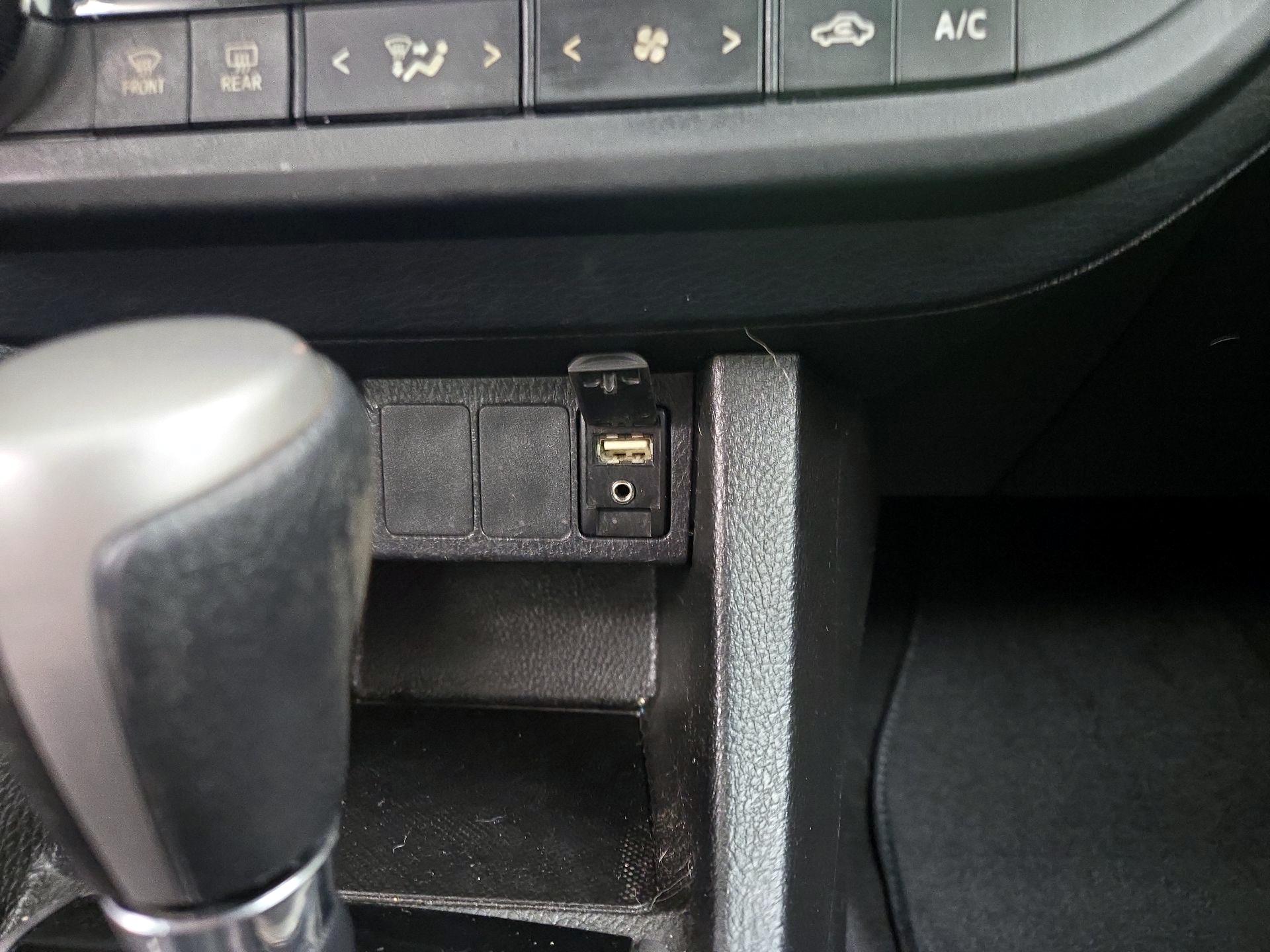 Thumbnail: 2016 Toyota Corolla - 18