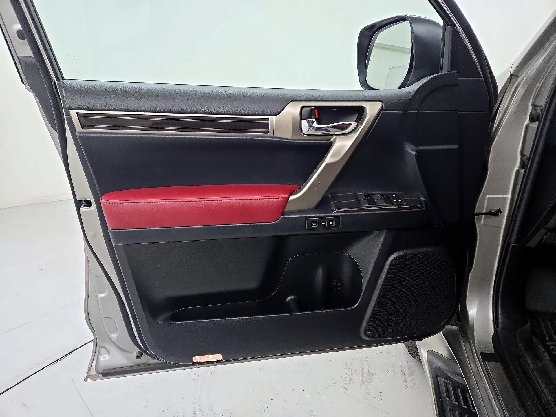 Thumbnail: 2021 Lexus GX - 10