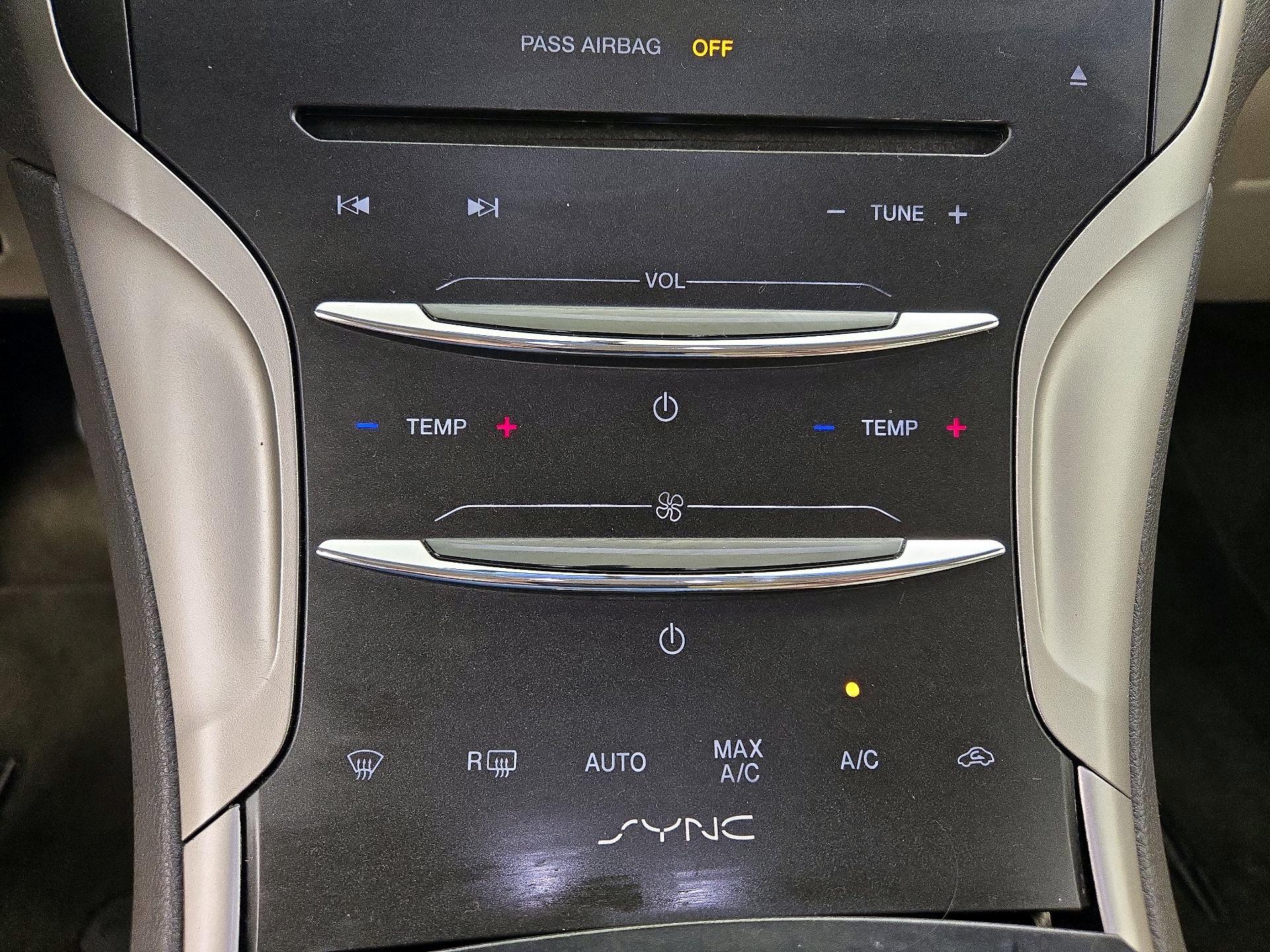 Thumbnail: 2016 Lincoln MKZ - 15
