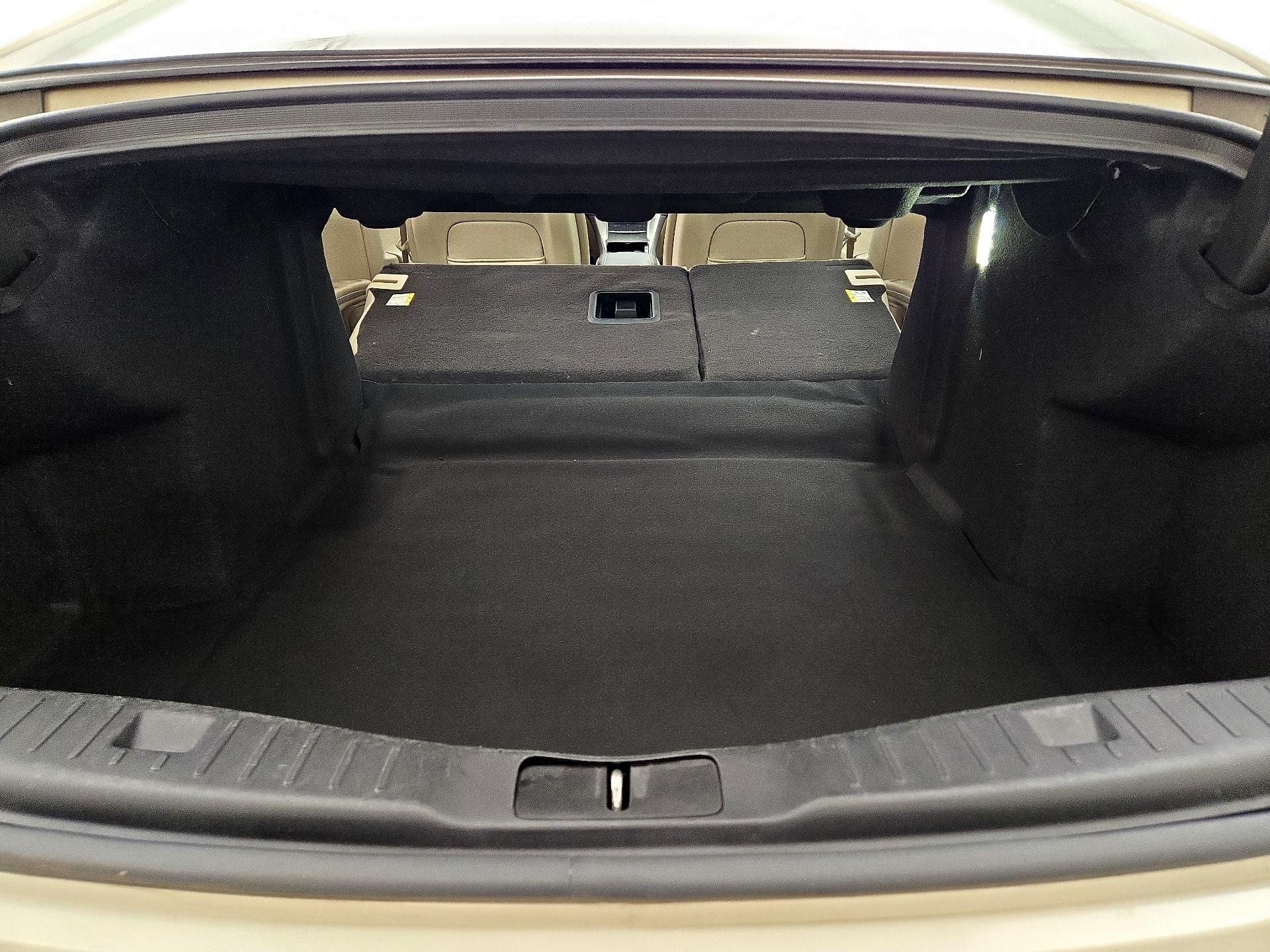 Thumbnail: 2016 Lincoln MKZ - 20