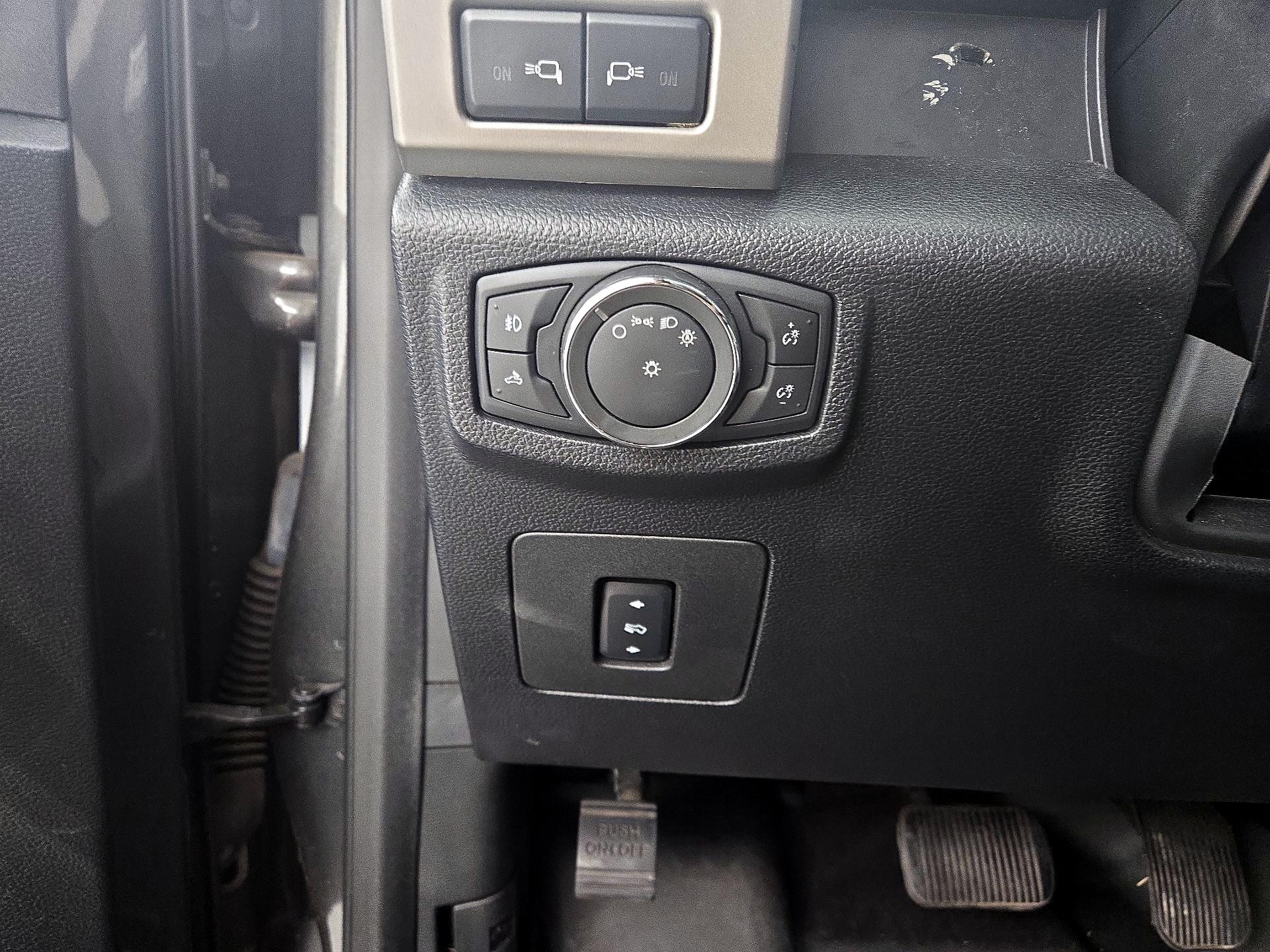 Thumbnail: 2016 Ford F-150 - 13