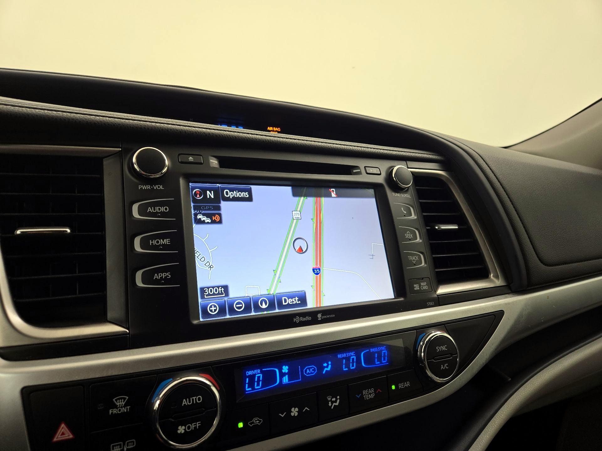 Thumbnail: 2015 Toyota Highlander - 12