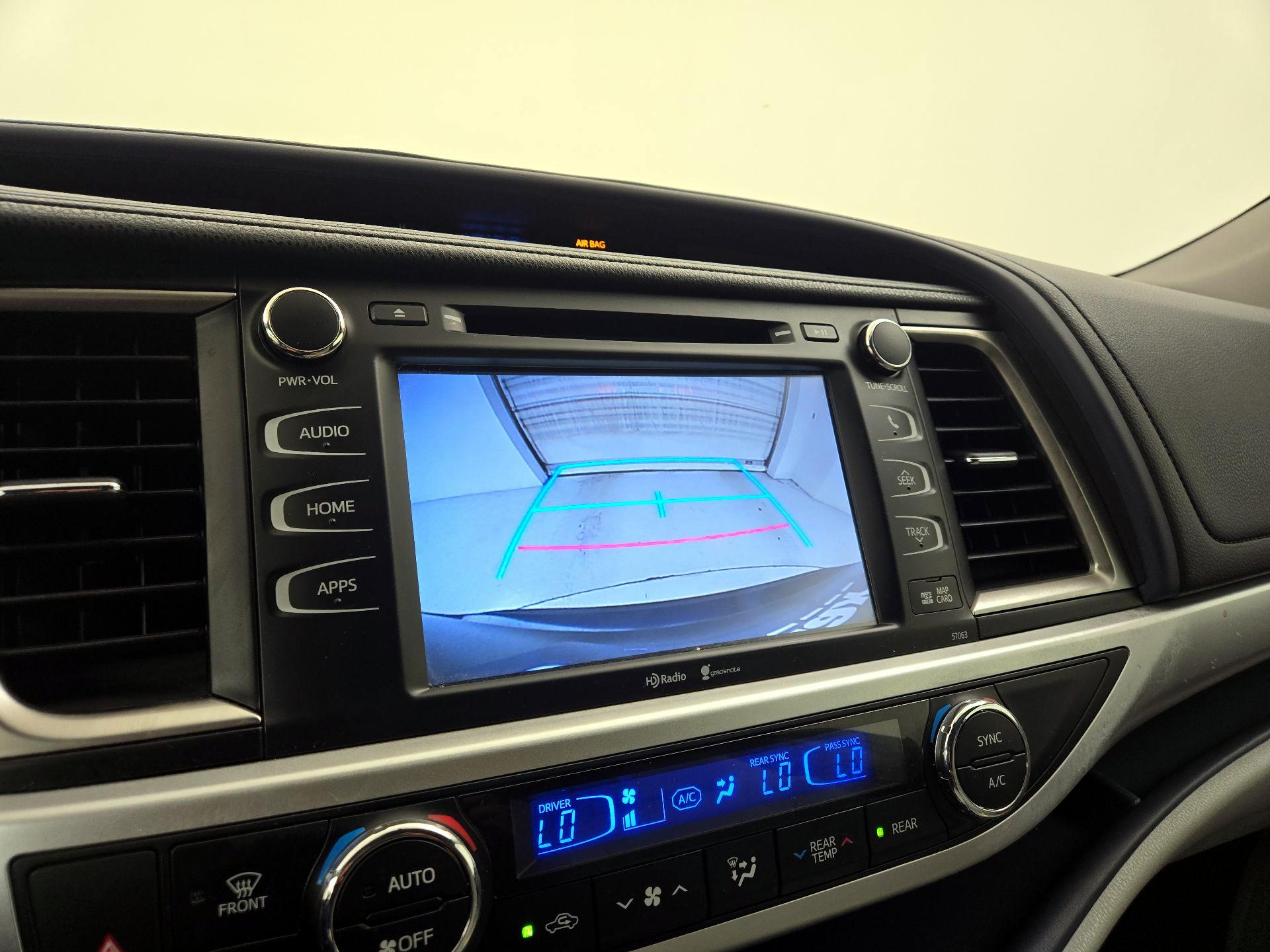 Thumbnail: 2015 Toyota Highlander - 13