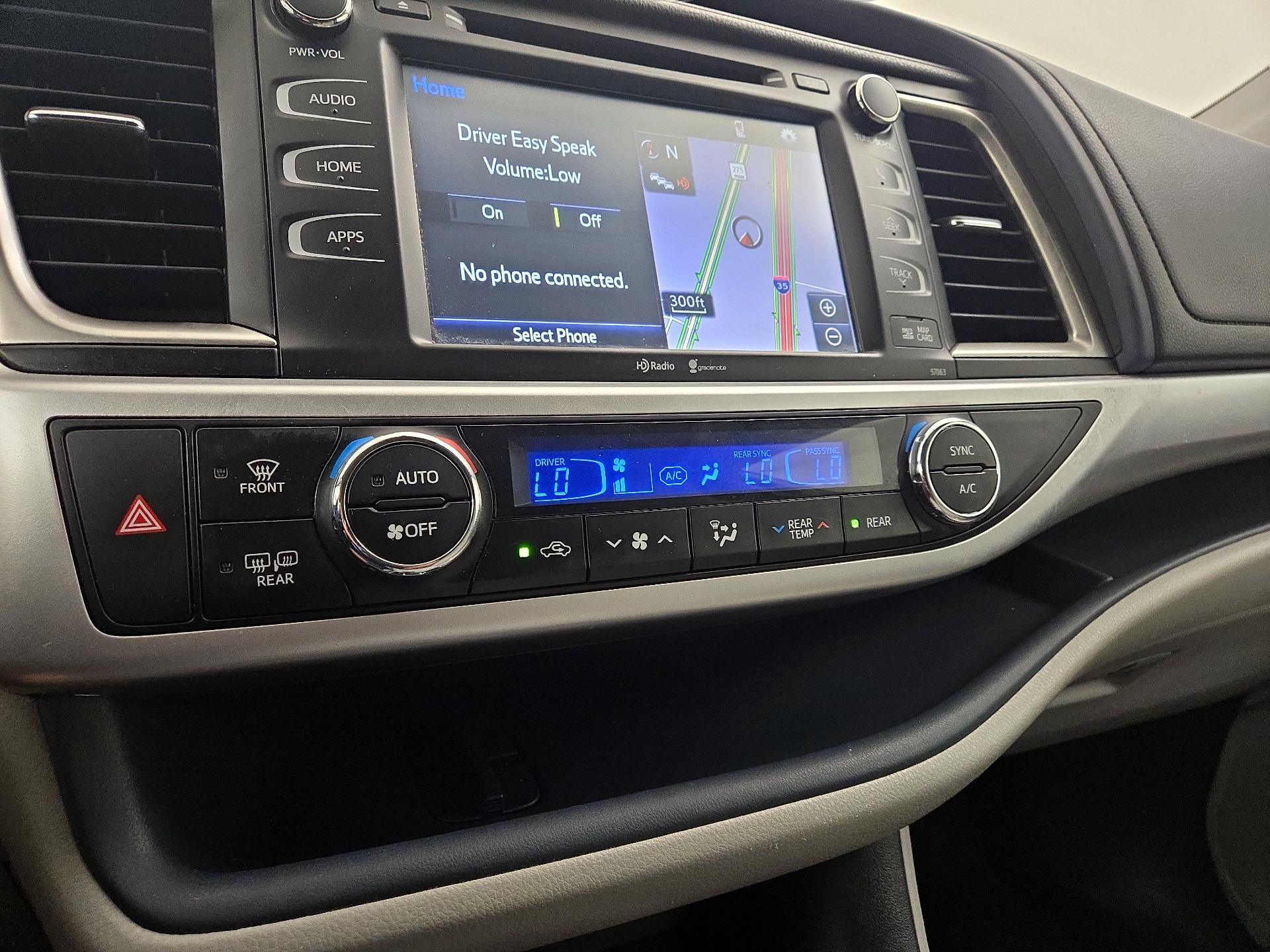 Thumbnail: 2015 Toyota Highlander - 15