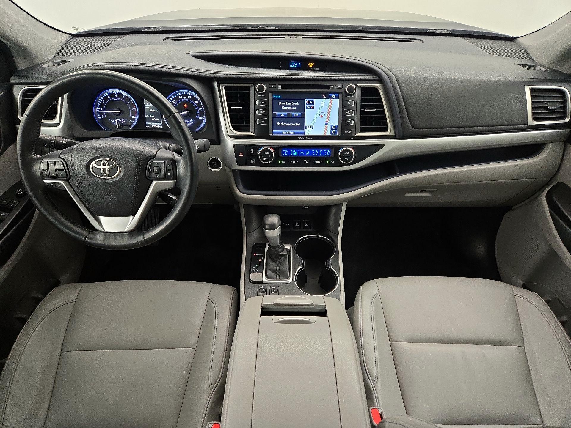 Thumbnail: 2015 Toyota Highlander - 8