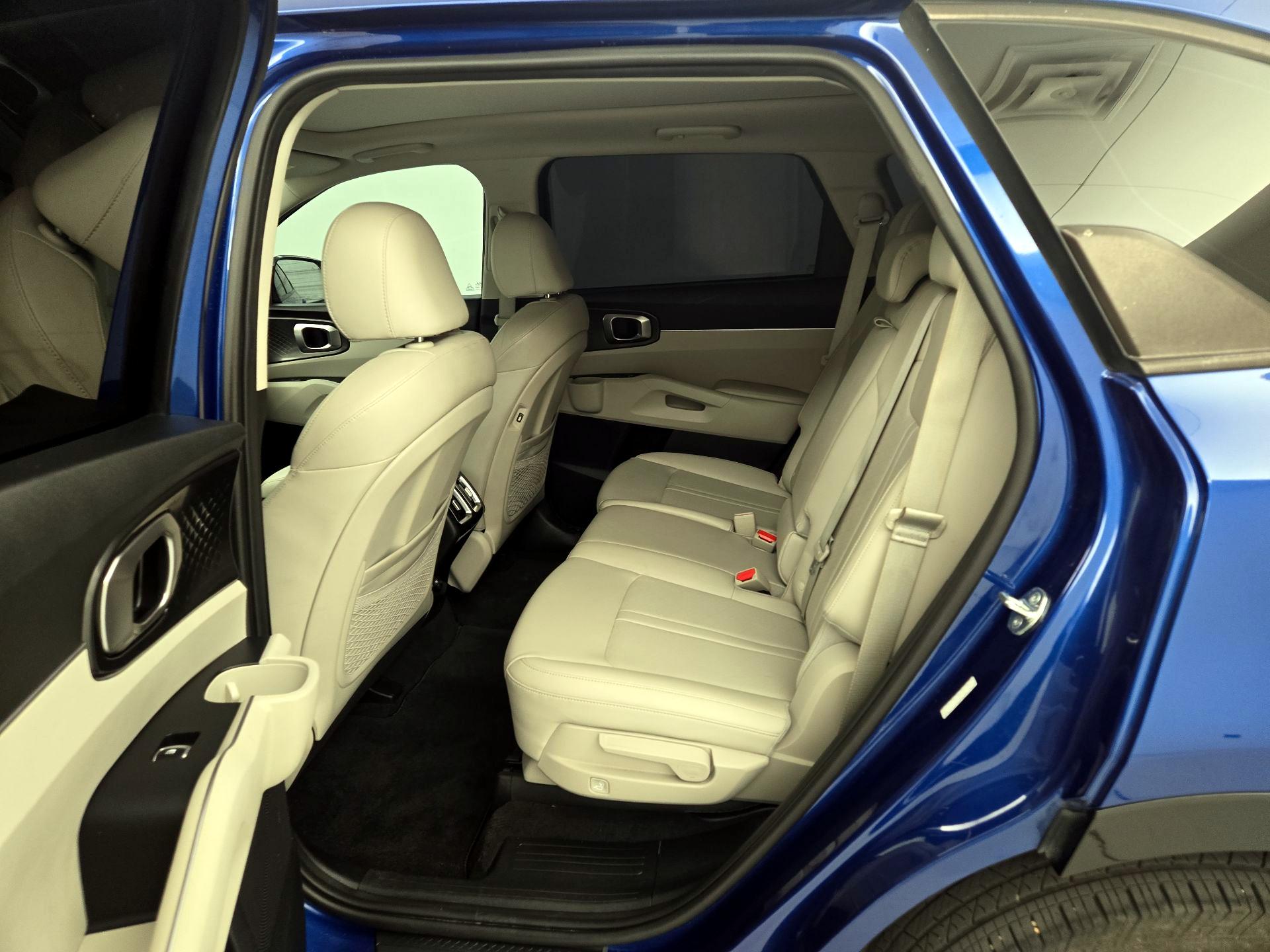 Thumbnail: 2023 Kia Sorento - 19