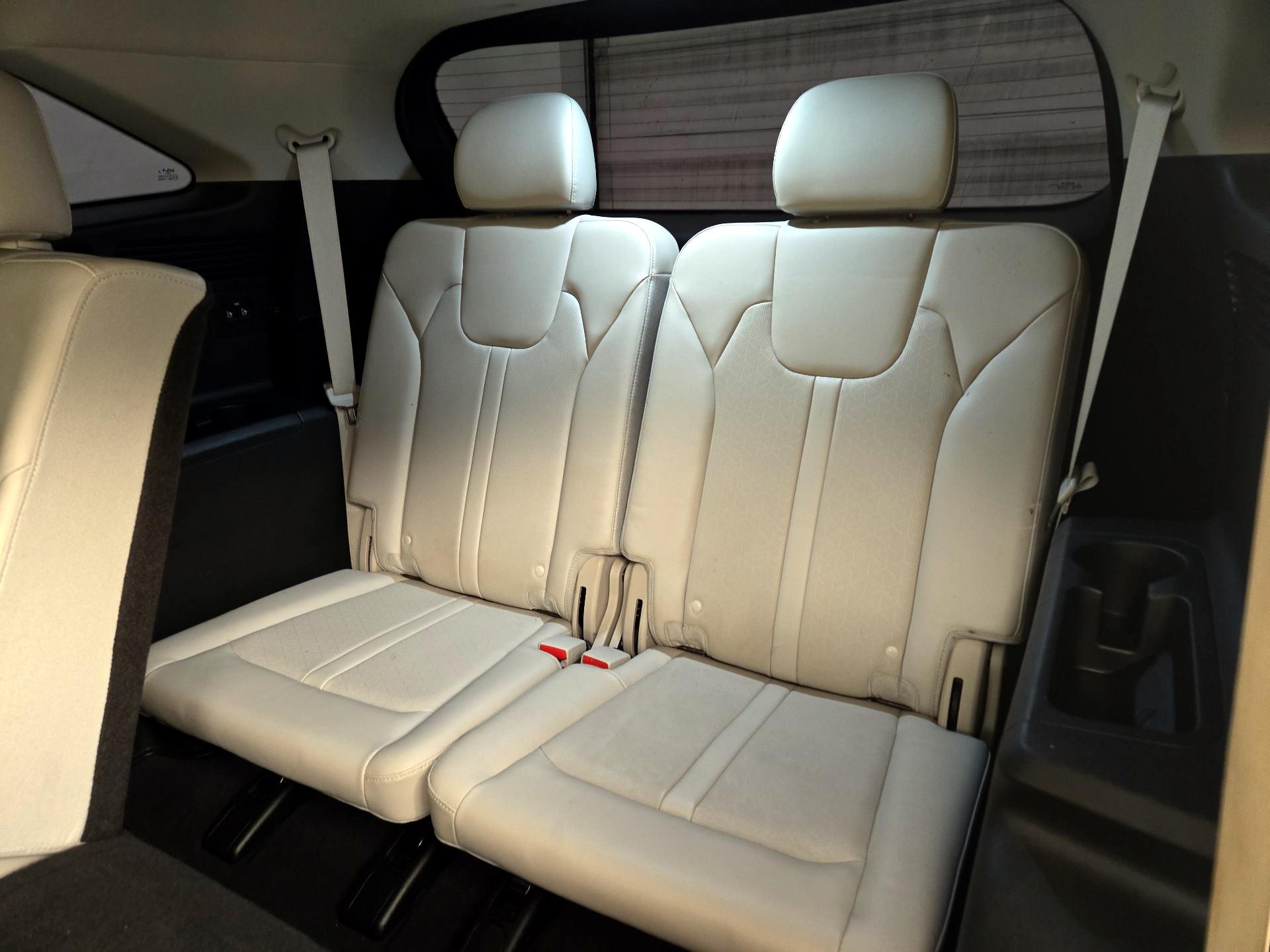 Thumbnail: 2023 Kia Sorento - 20