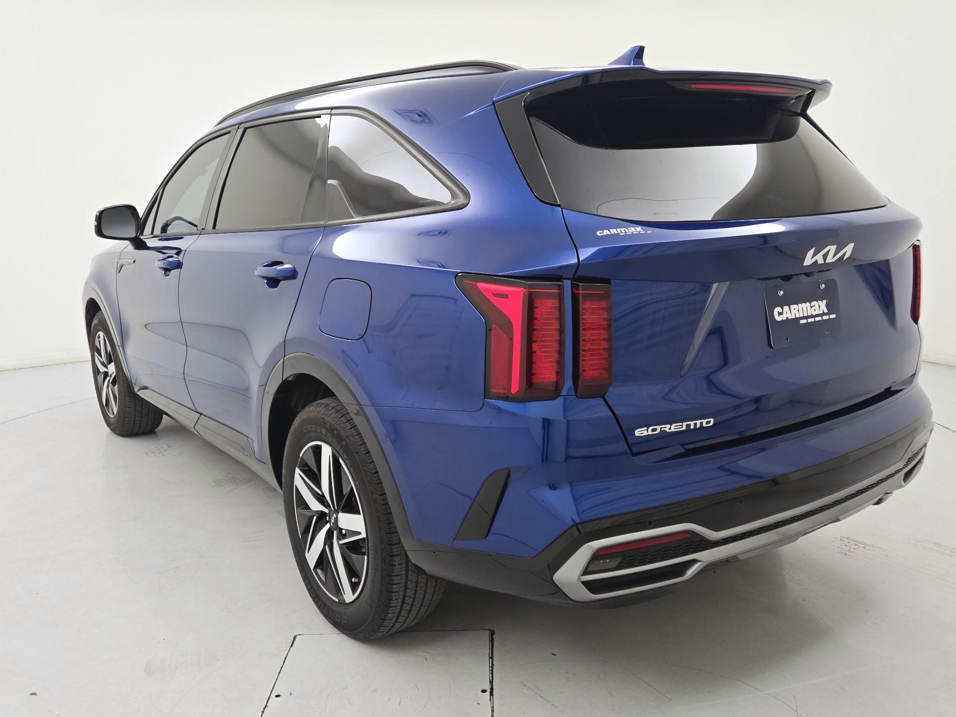 Thumbnail: 2023 Kia Sorento - 7