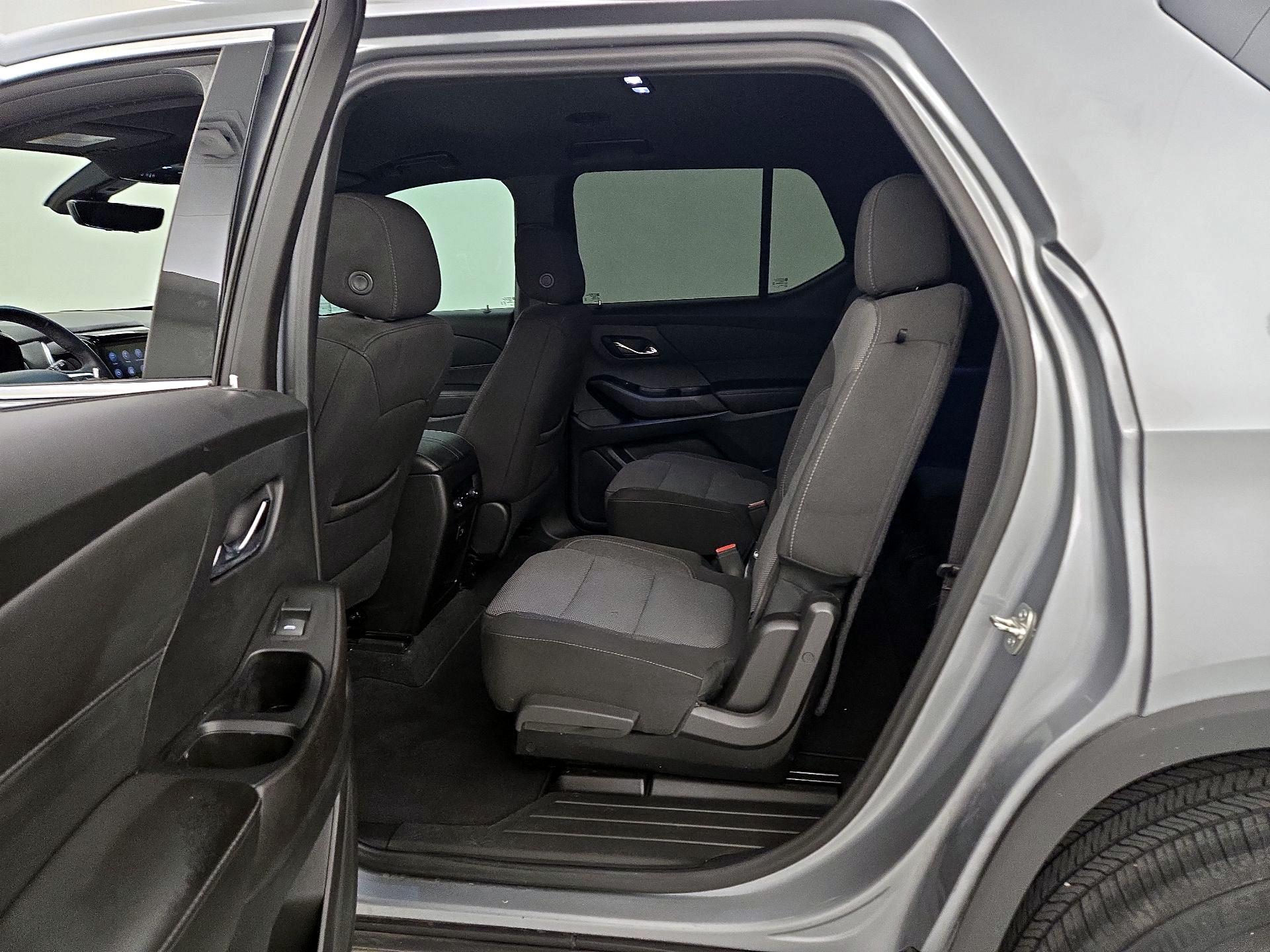 Thumbnail: 2023 Chevrolet Traverse - 17