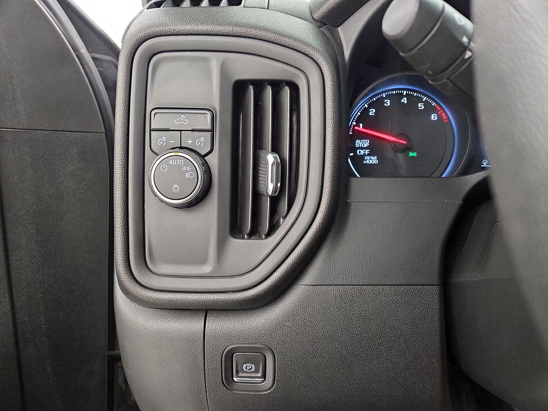 Thumbnail: 2021 Chevrolet Silverado 1500 - 11