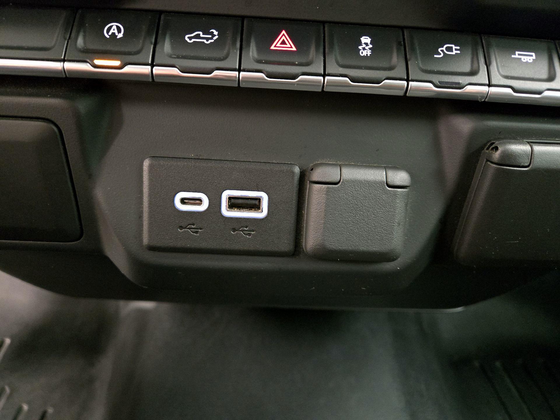Thumbnail: 2021 Chevrolet Silverado 1500 - 16