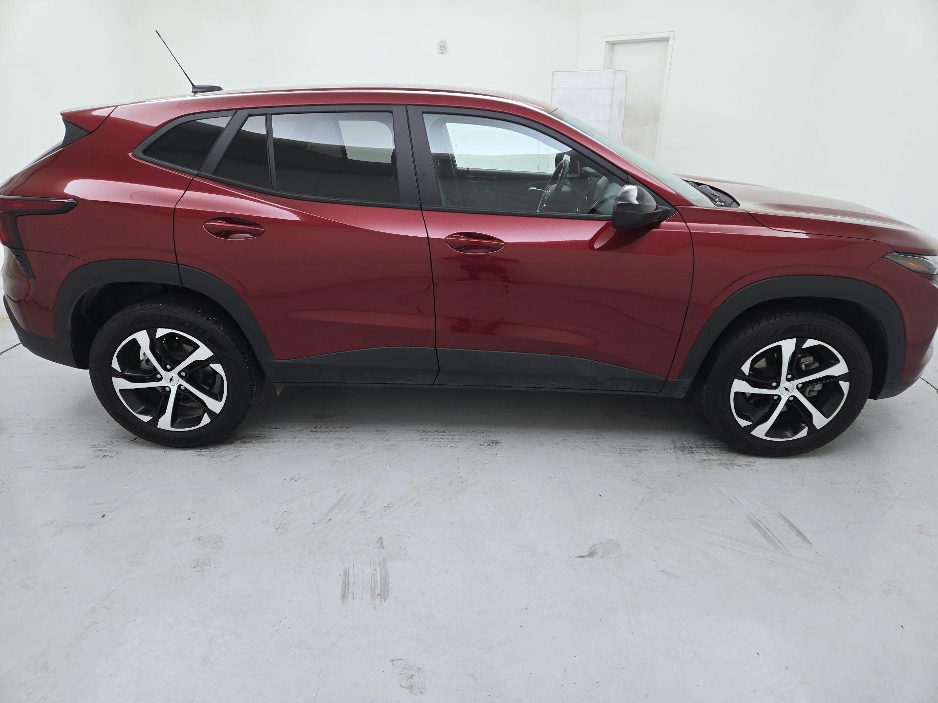 Thumbnail: 2024 Chevrolet Trax - 4
