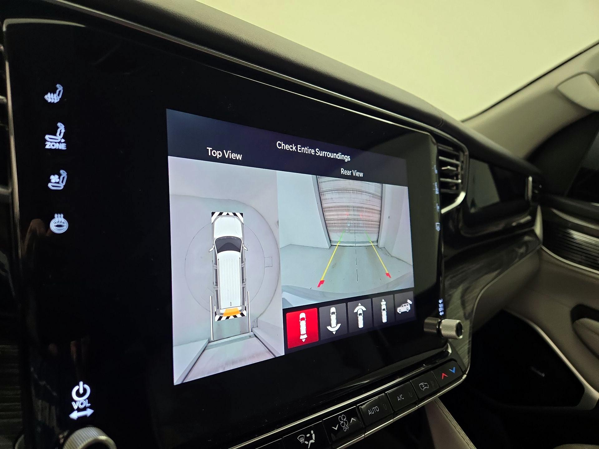 Thumbnail: 2022 Jeep Wagoneer - 15