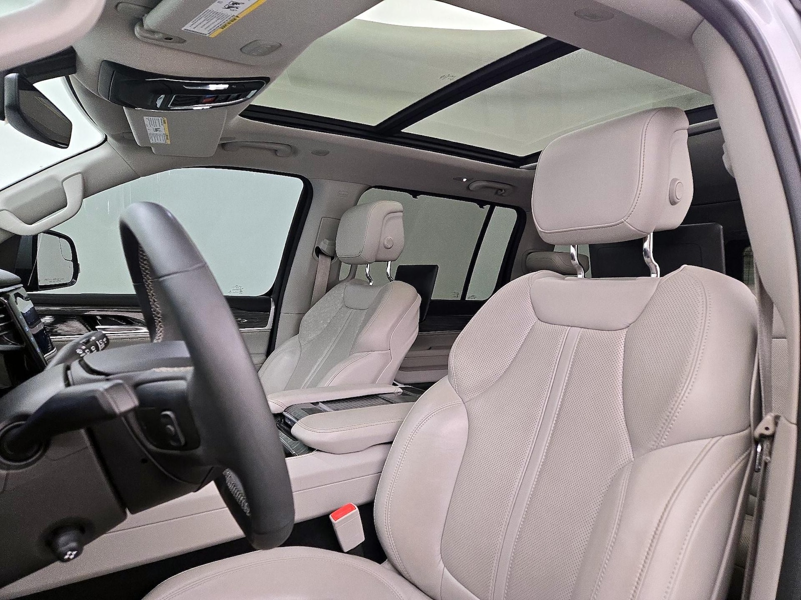 Panoramic Sunroof & Skylight(s)