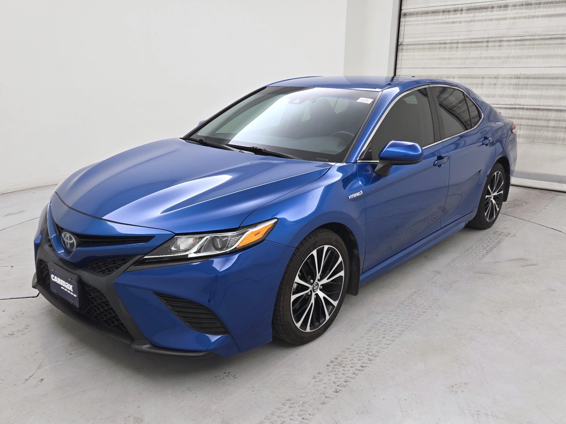 Thumbnail: 2020 Toyota Camry - 3