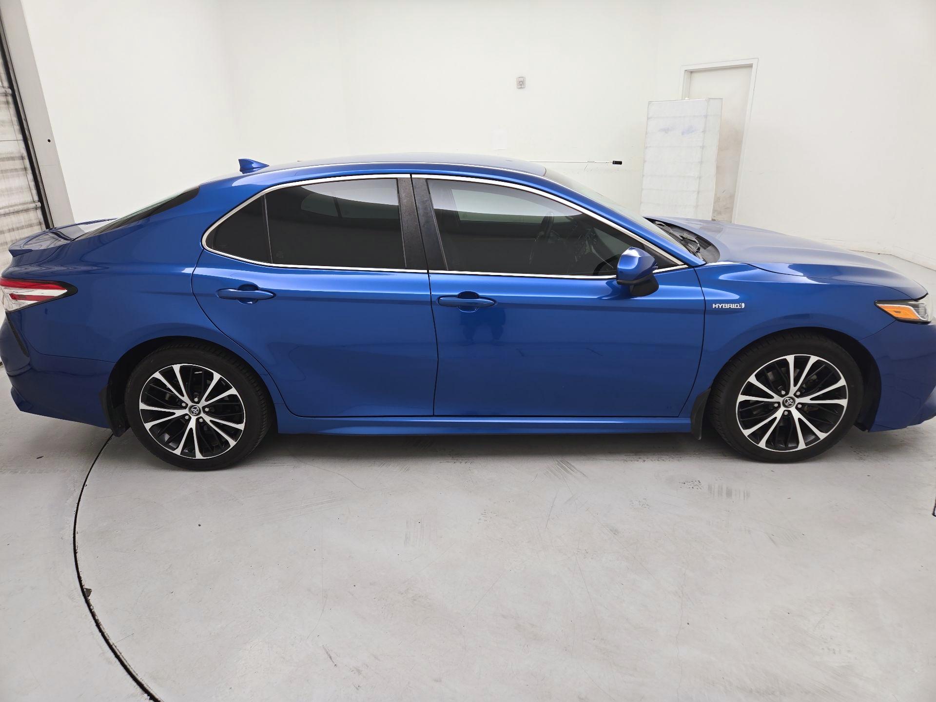Thumbnail: 2020 Toyota Camry - 4