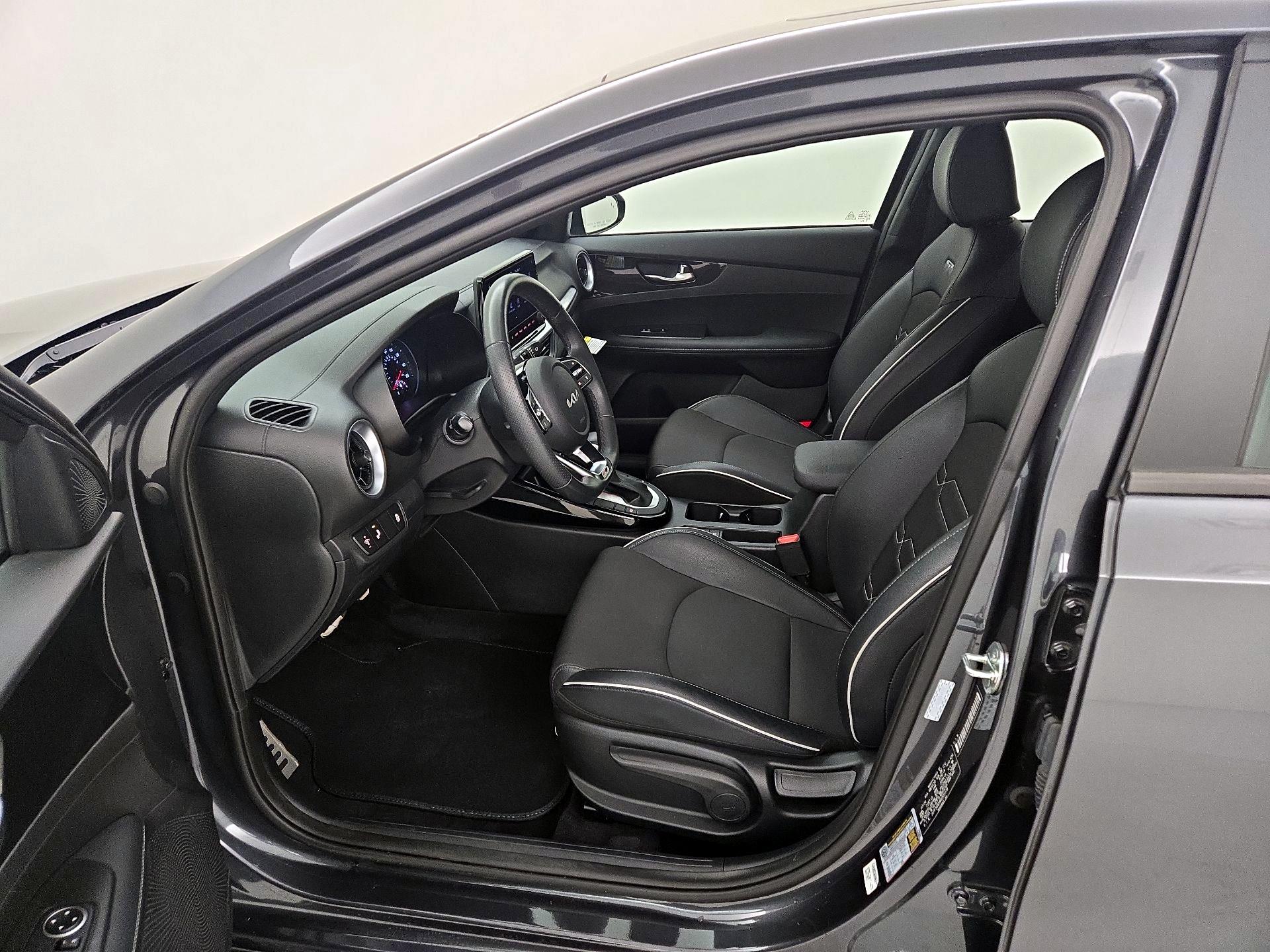 Thumbnail: 2024 Kia Forte - 9