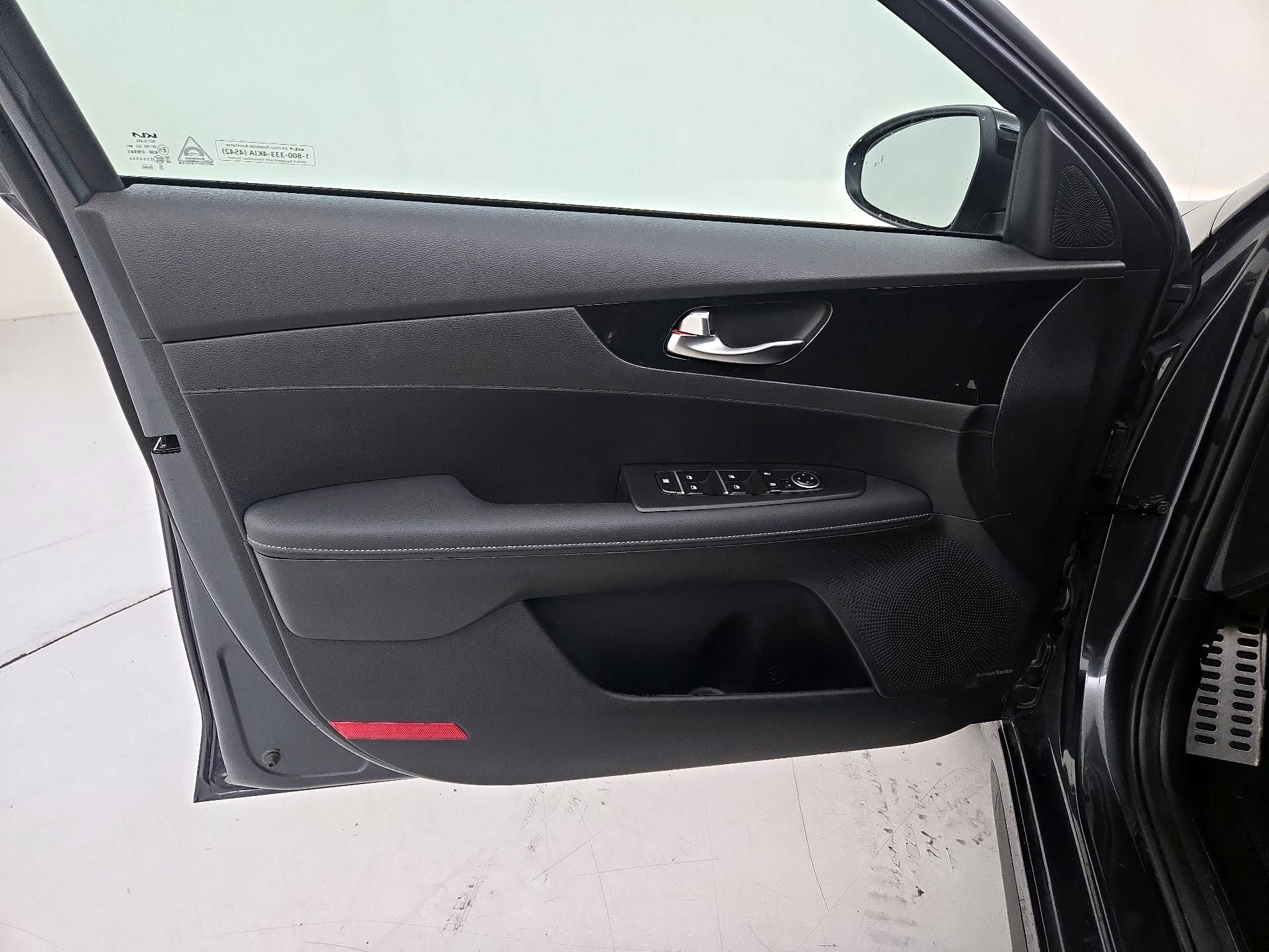 Thumbnail: 2024 Kia Forte - 10