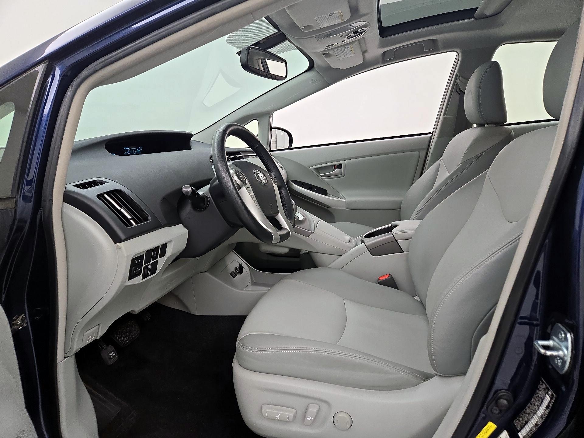 Thumbnail: 2014 Toyota Prius - 9