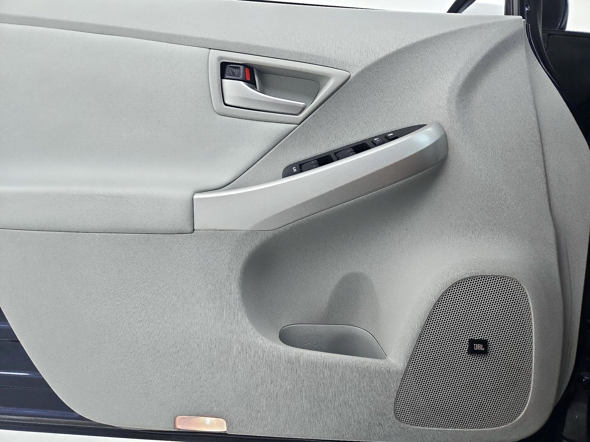 Thumbnail: 2014 Toyota Prius - 10