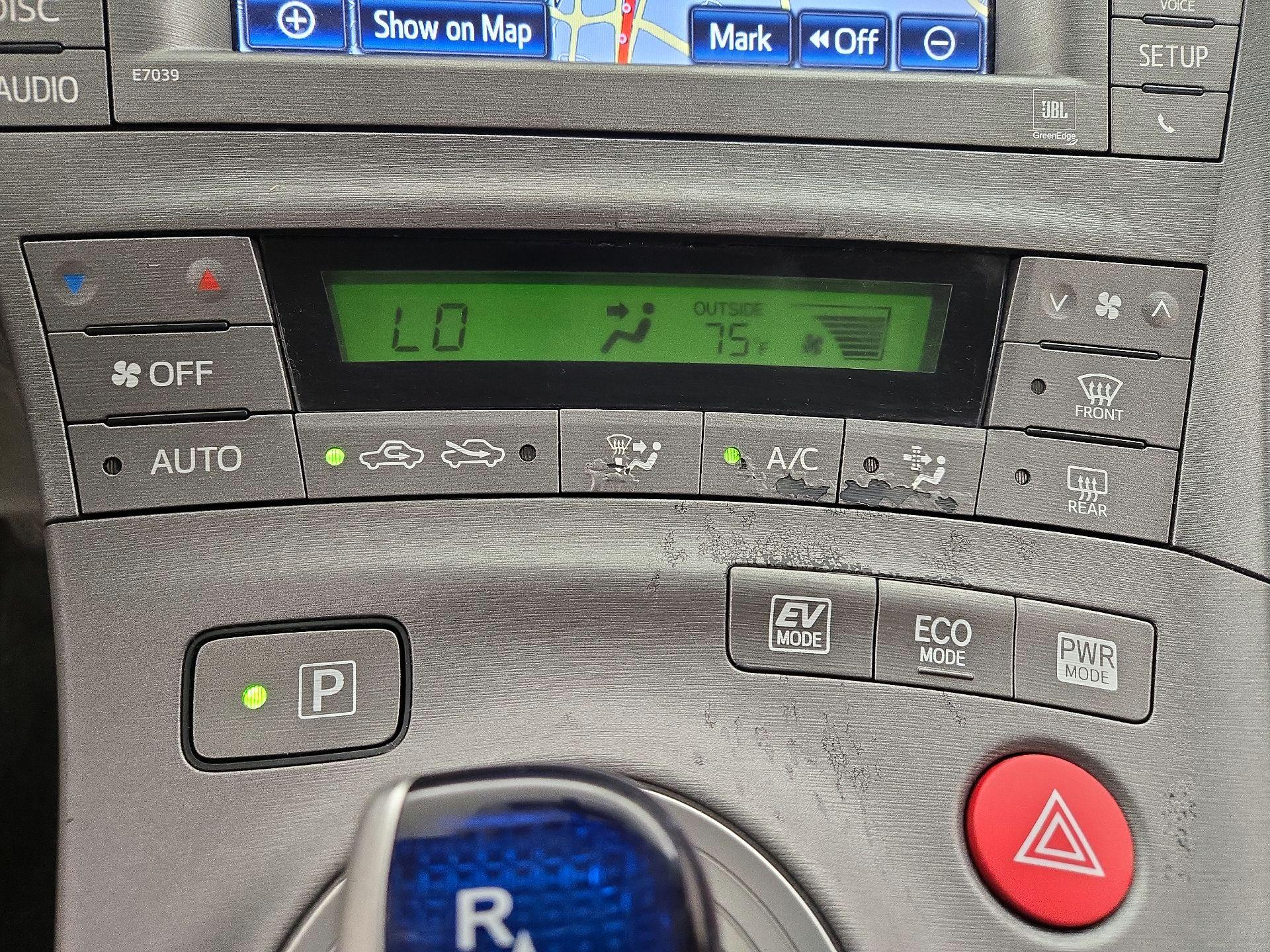Thumbnail: 2014 Toyota Prius - 15