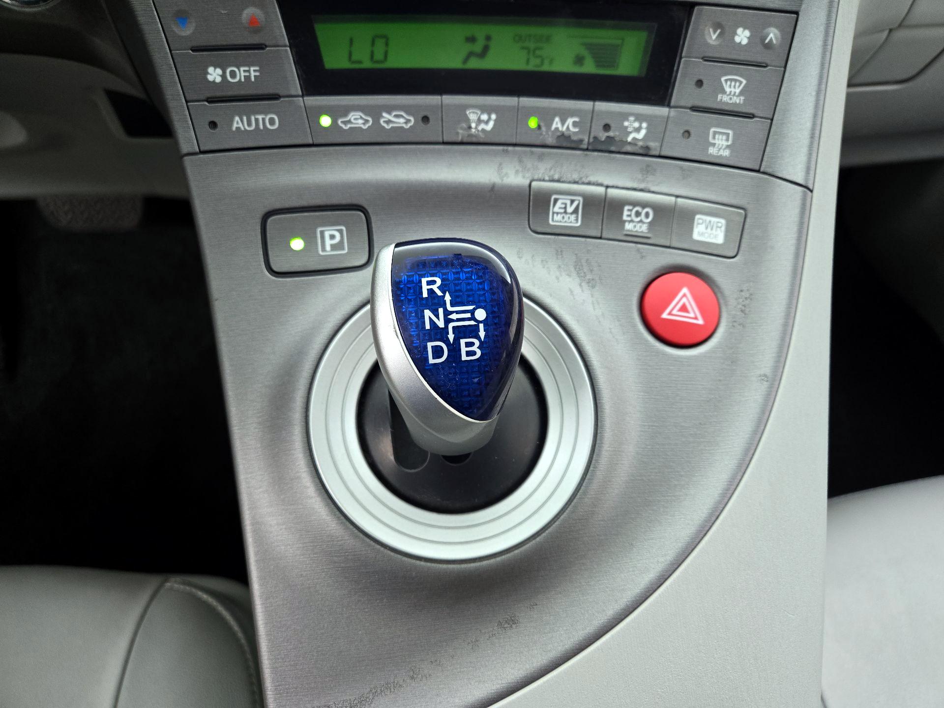 Thumbnail: 2014 Toyota Prius - 16