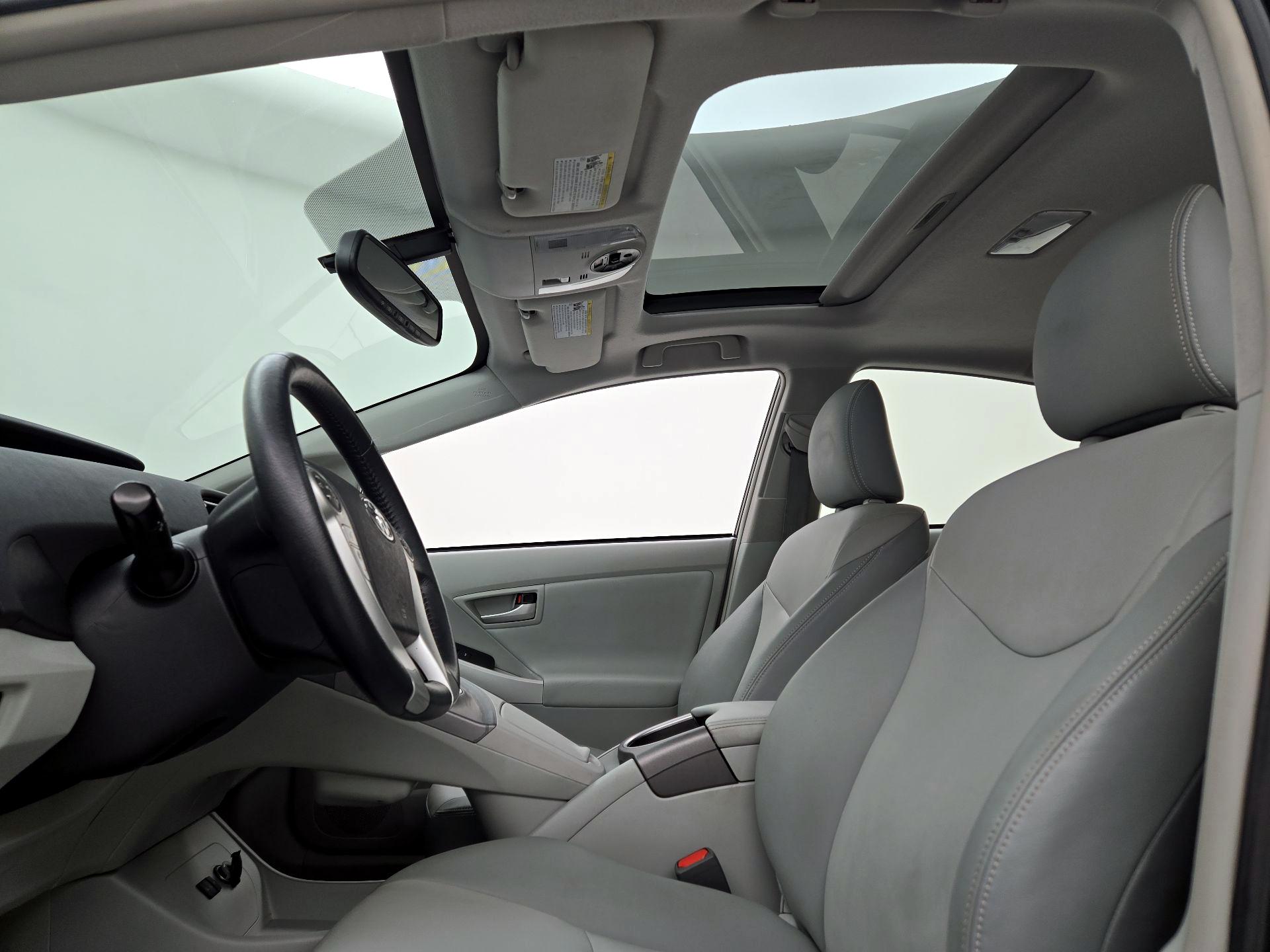 Thumbnail: 2014 Toyota Prius - 17