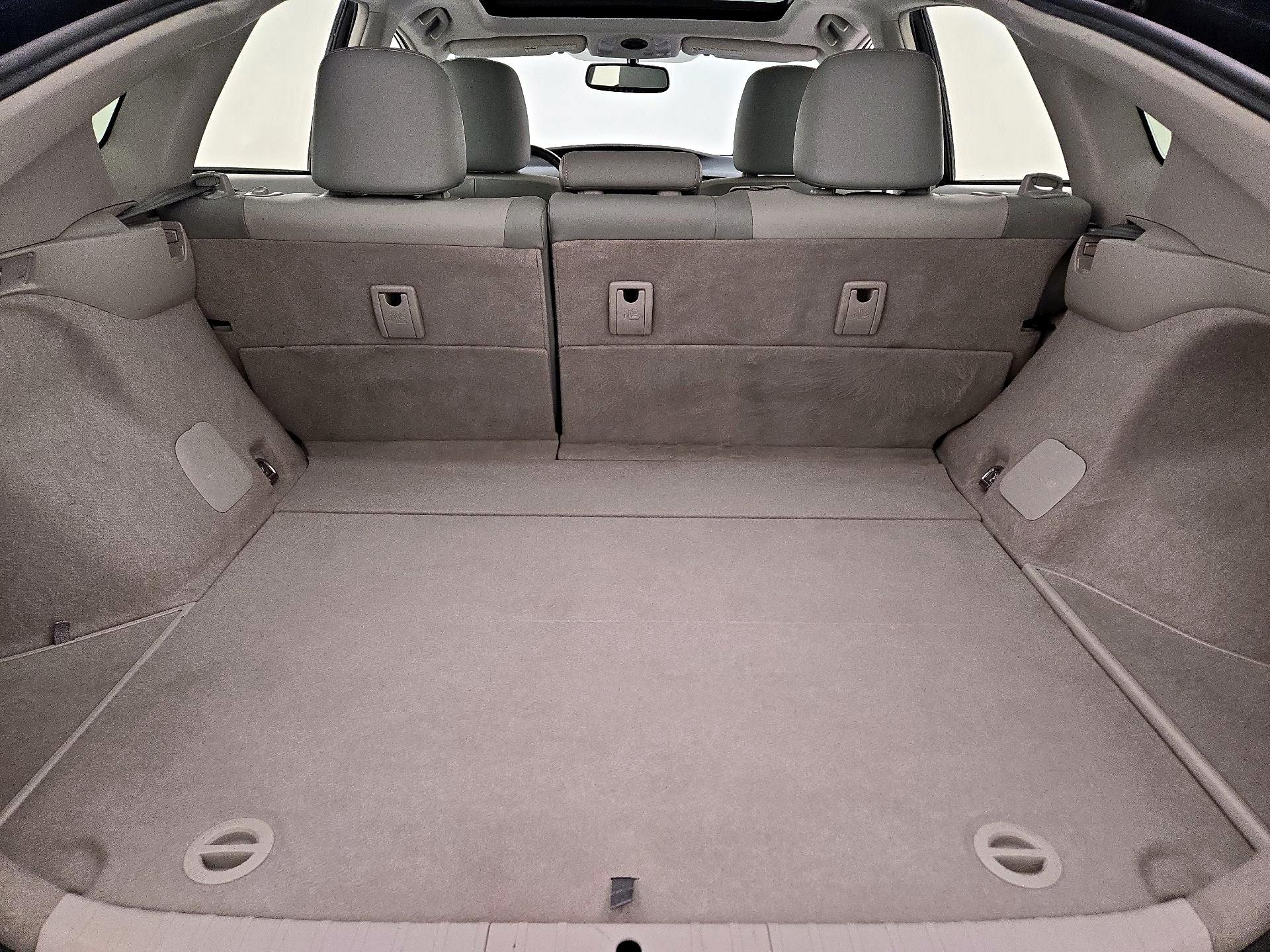 Thumbnail: 2014 Toyota Prius - 19