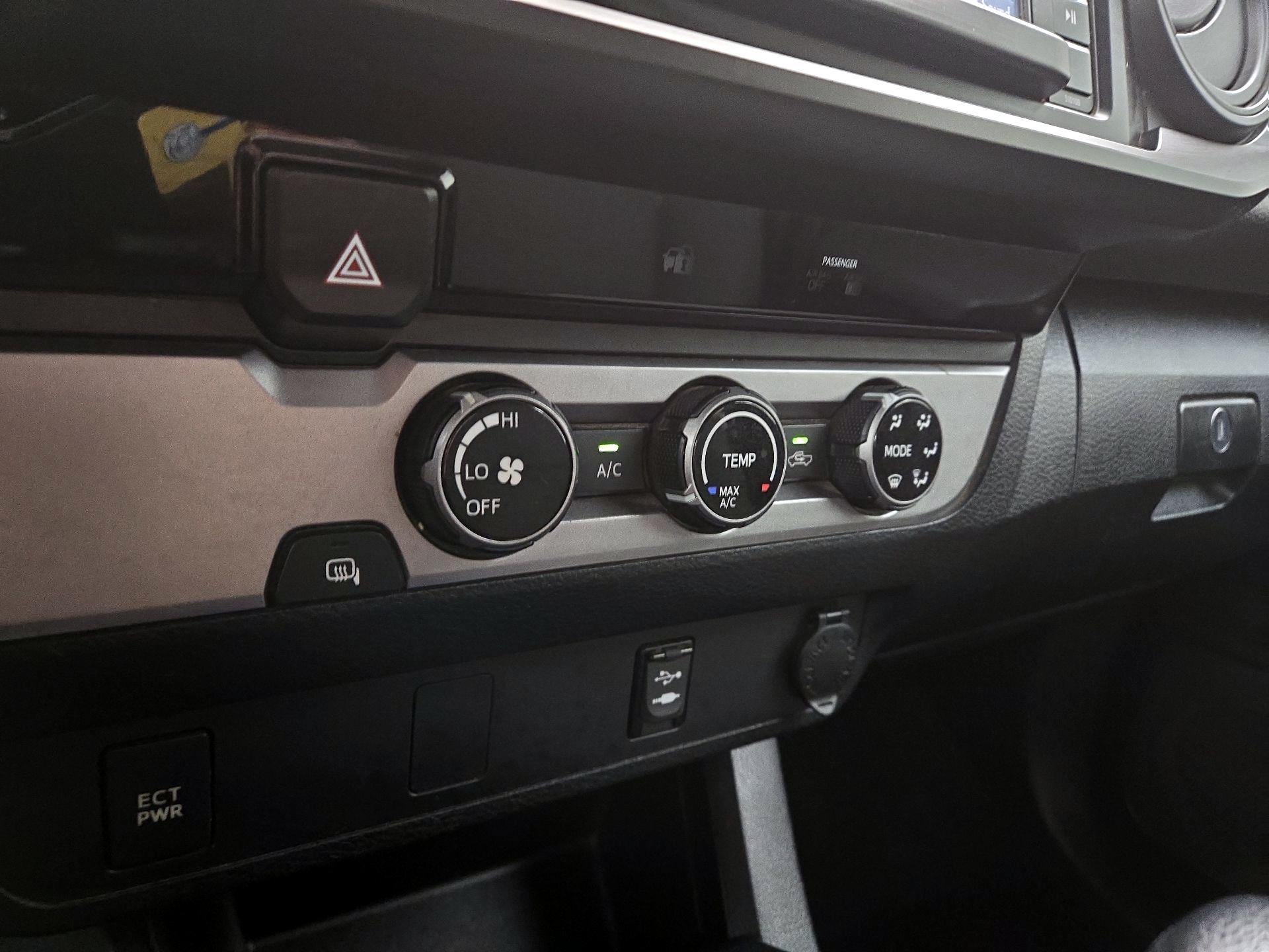 Thumbnail: 2016 Toyota Tacoma - 13