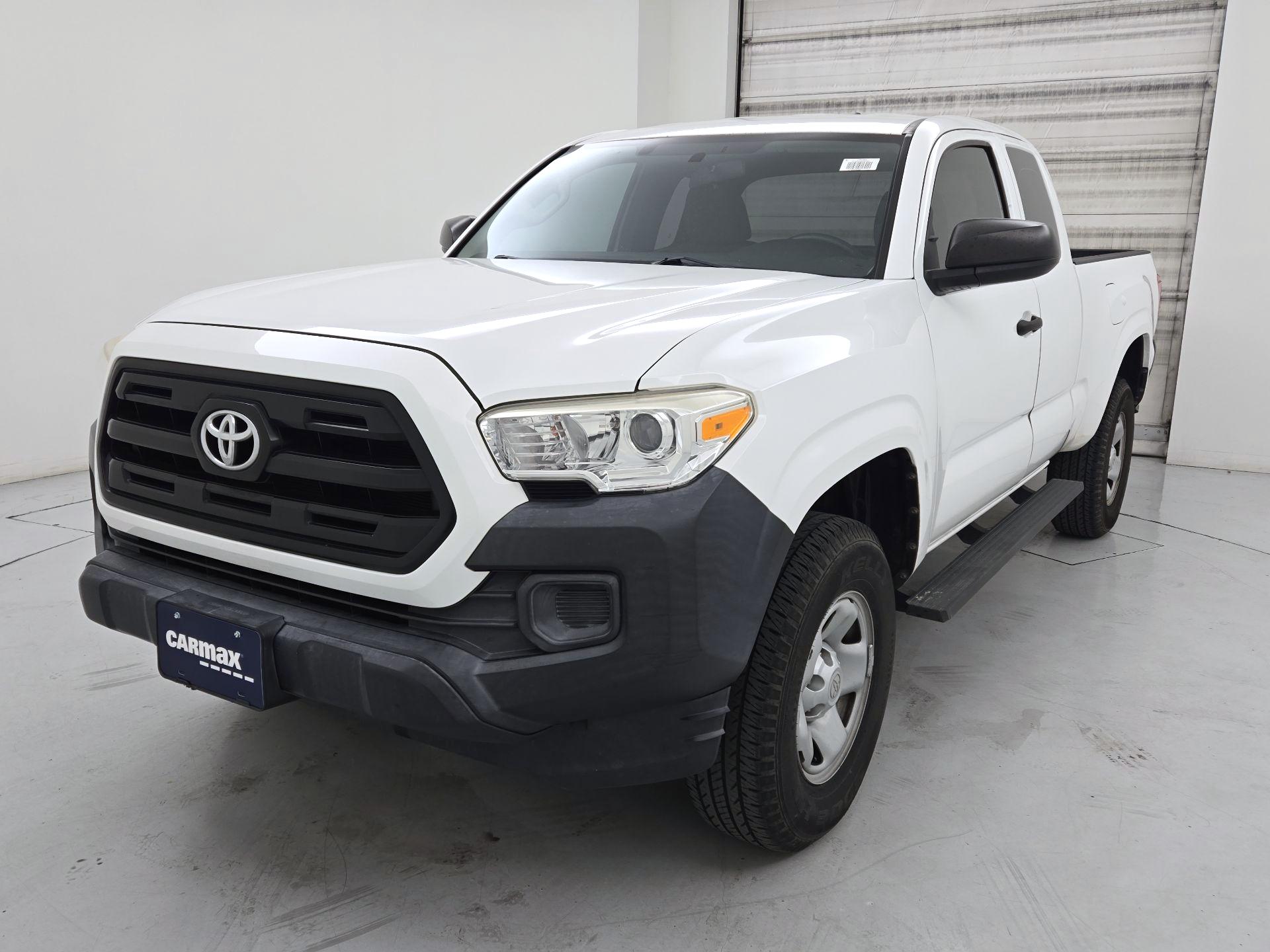 Thumbnail: 2016 Toyota Tacoma - 3
