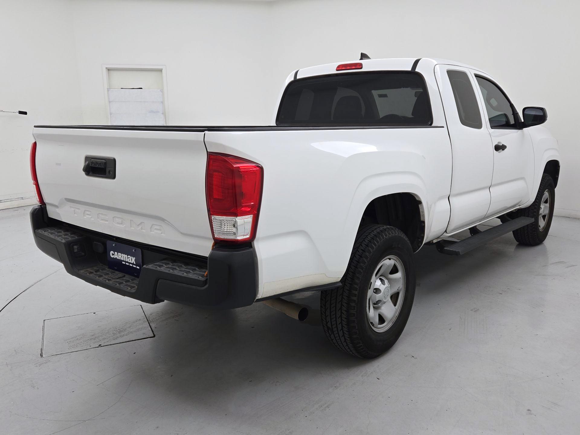 Thumbnail: 2016 Toyota Tacoma - 5