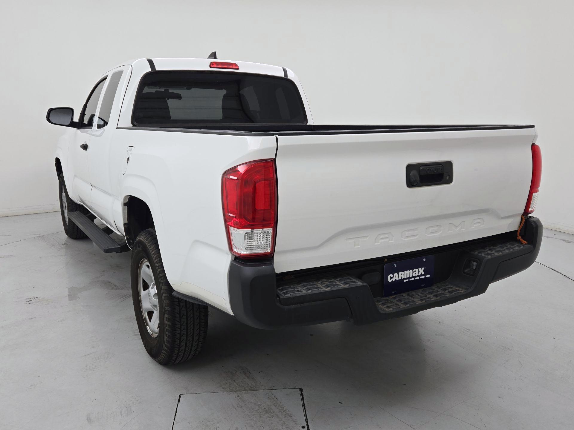 Thumbnail: 2016 Toyota Tacoma - 7