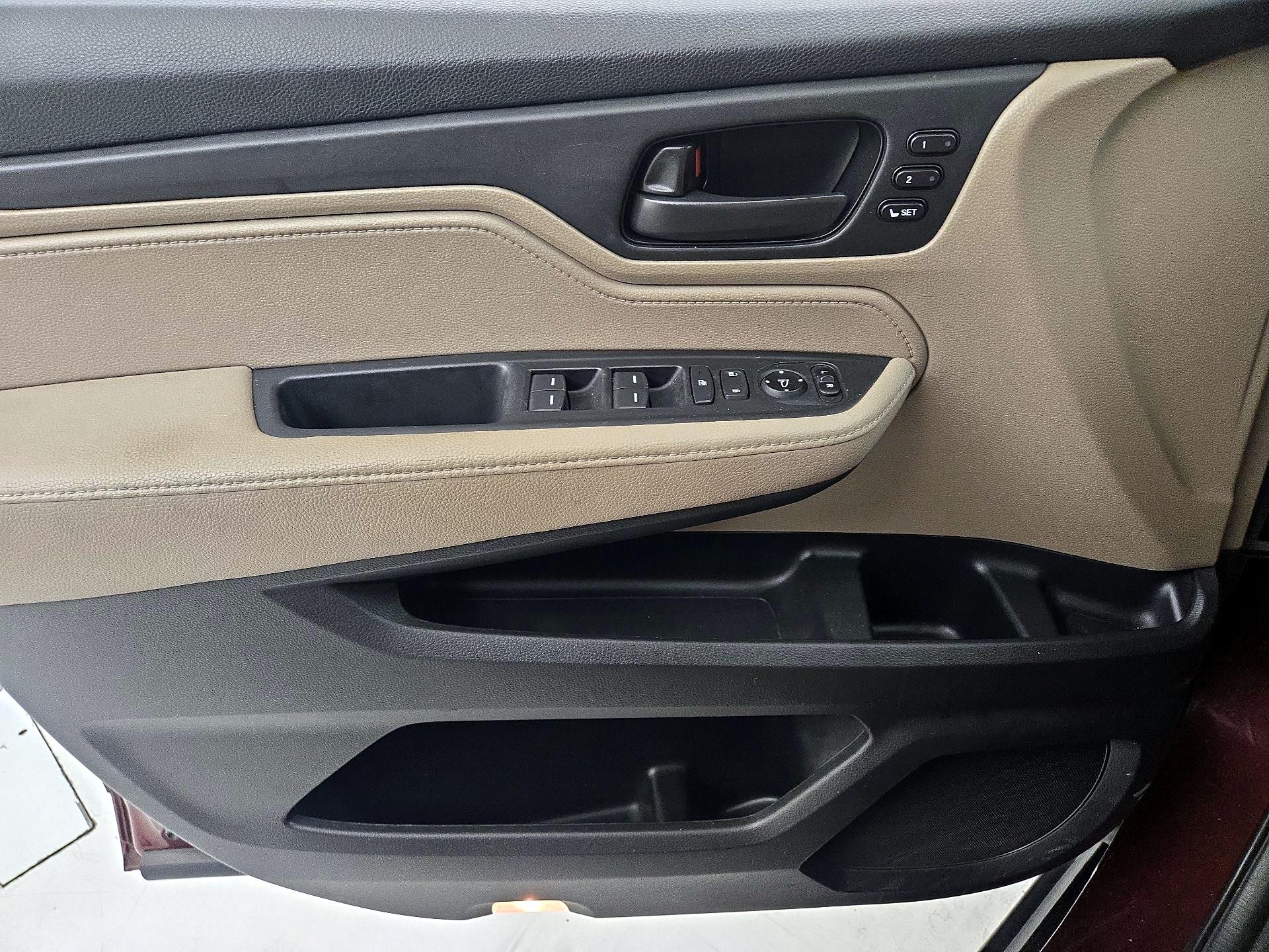 Thumbnail: 2019 Honda Odyssey - 10