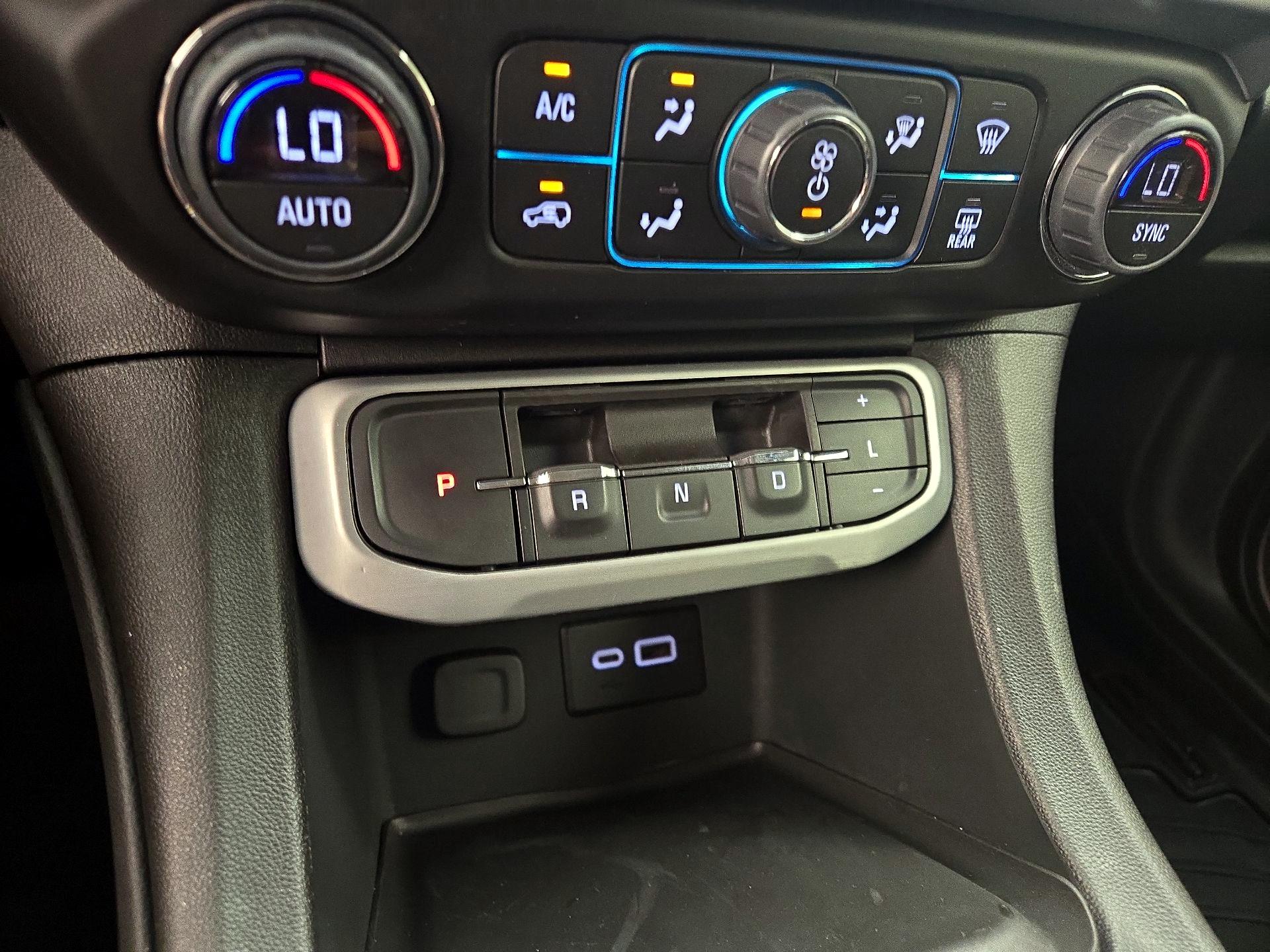 Thumbnail: 2023 GMC Acadia - 15