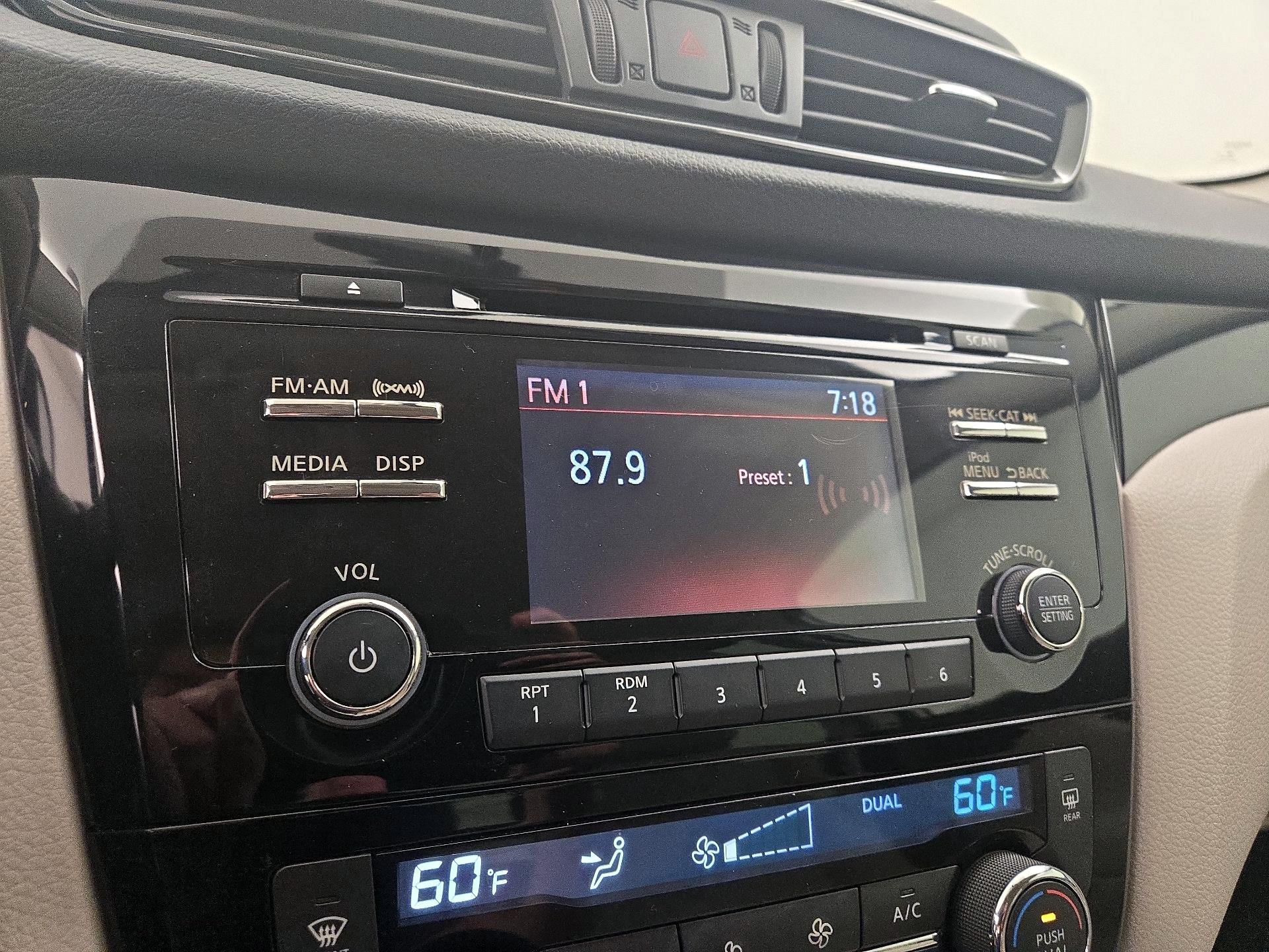 Thumbnail: 2018 Nissan Rogue Sport - 13