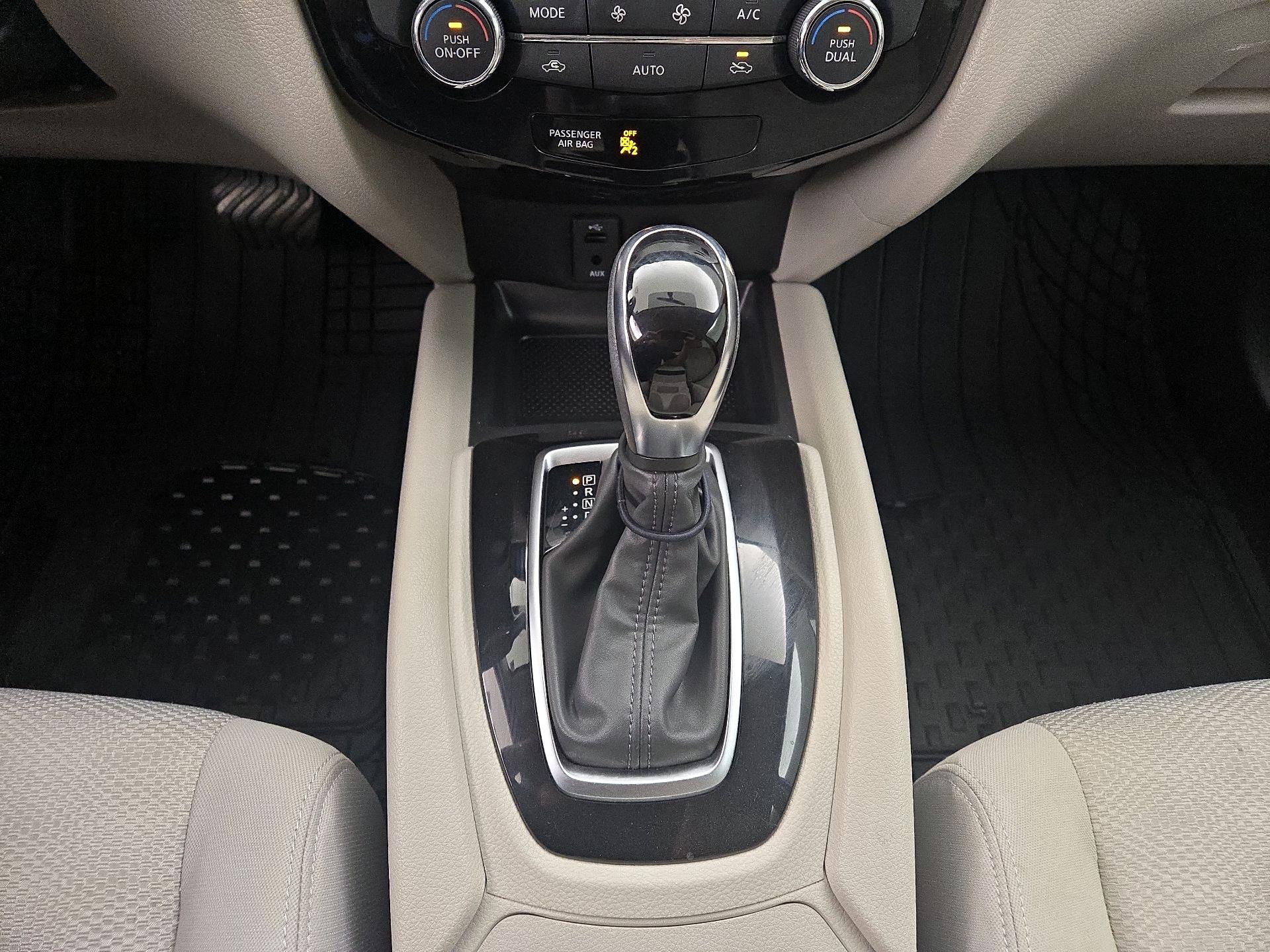Thumbnail: 2018 Nissan Rogue Sport - 15