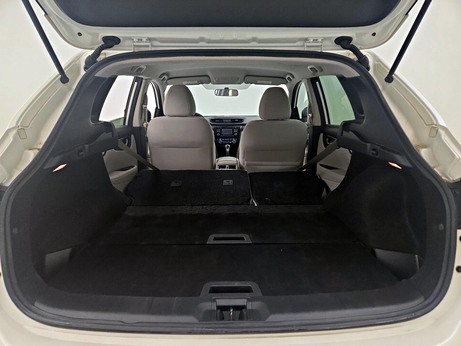 Thumbnail: 2018 Nissan Rogue Sport - 19
