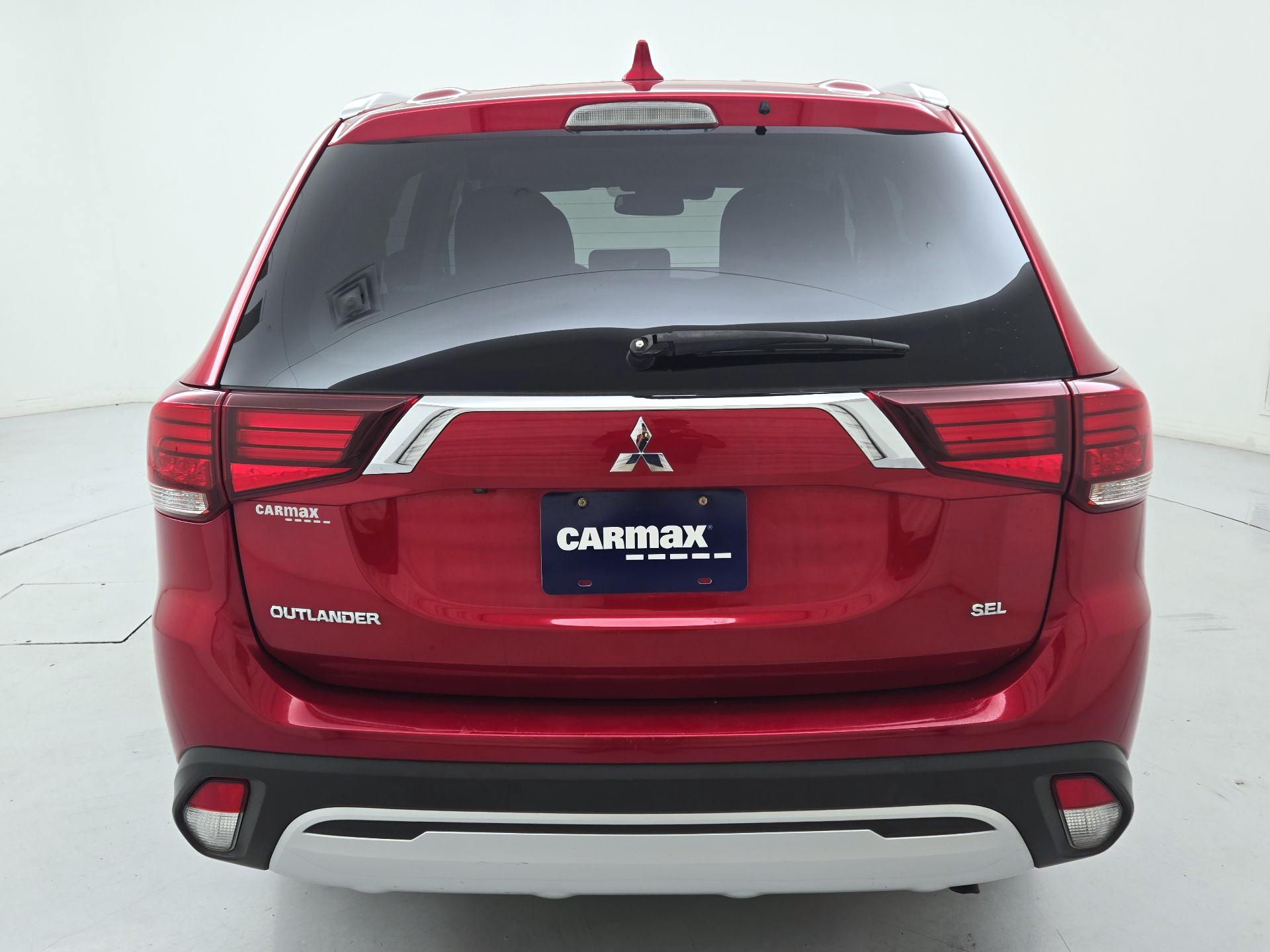 Thumbnail: 2020 Mitsubishi Outlander - 6