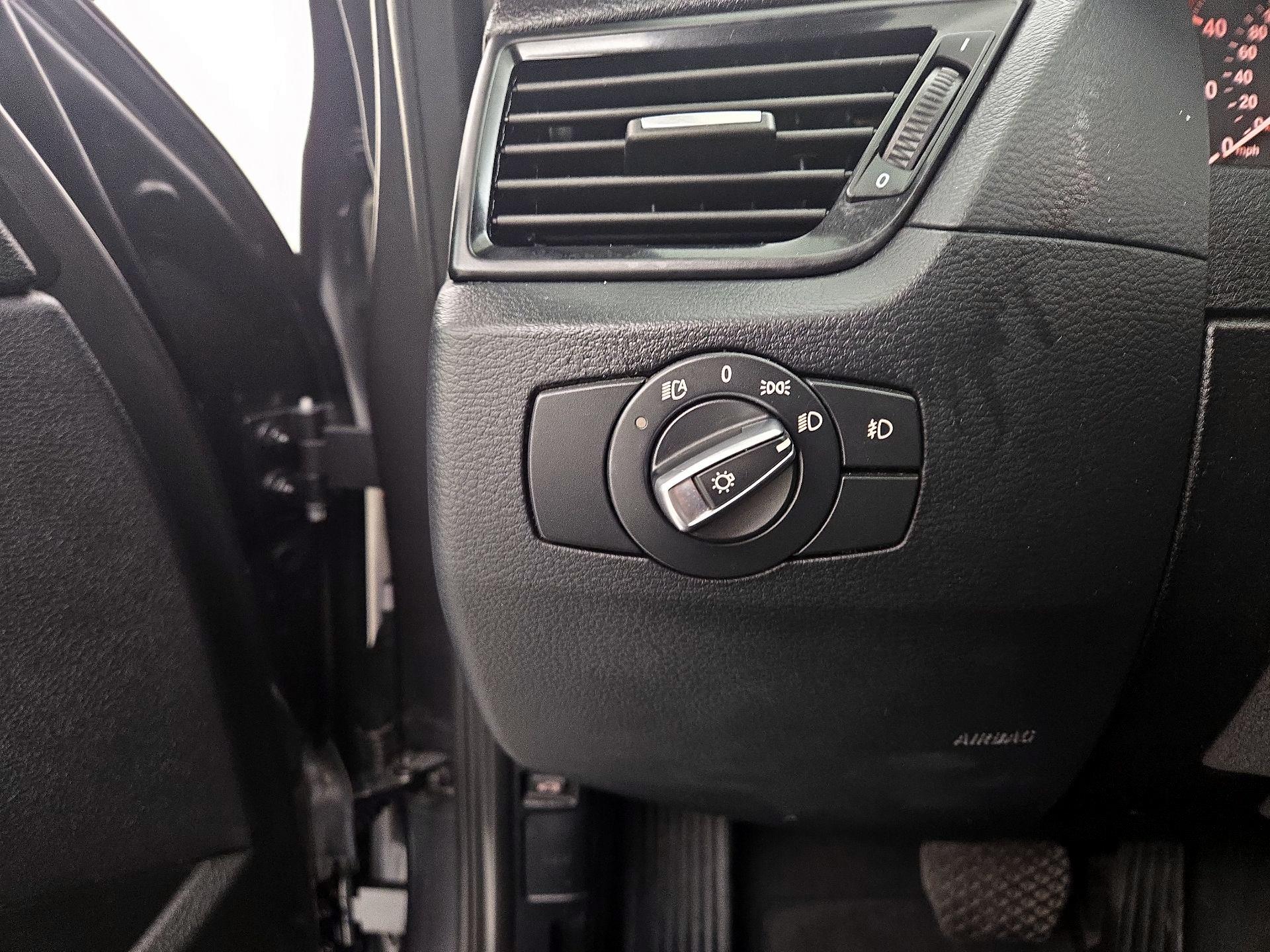 Thumbnail: 2015 BMW X1 - 13