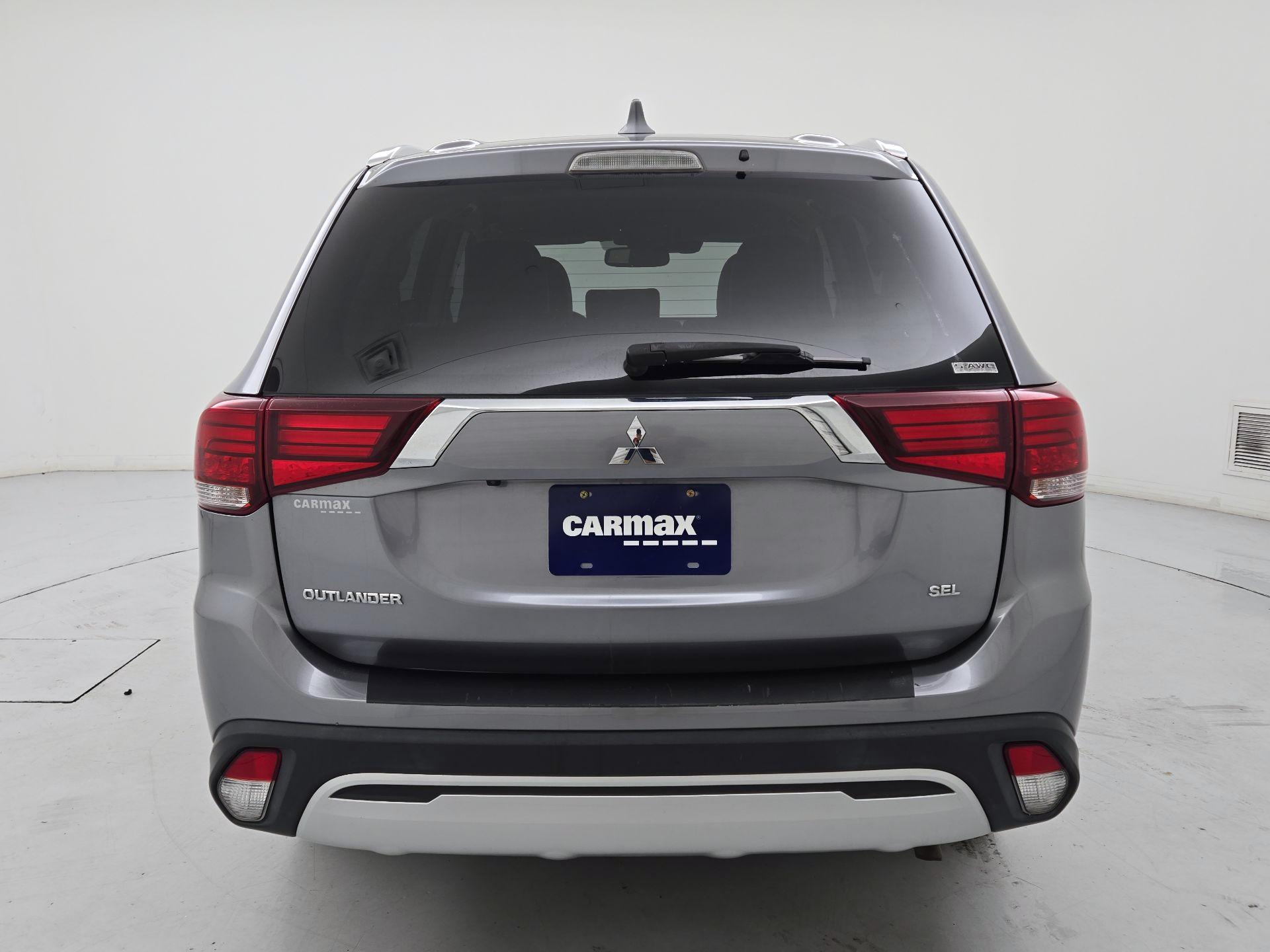 Thumbnail: 2020 Mitsubishi Outlander - 6