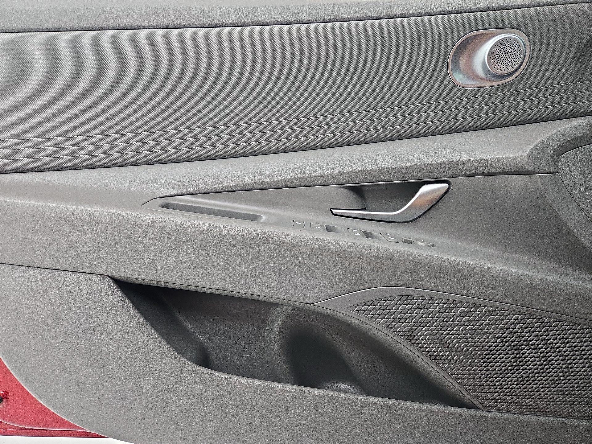 Thumbnail: 2024 Hyundai Elantra - 10