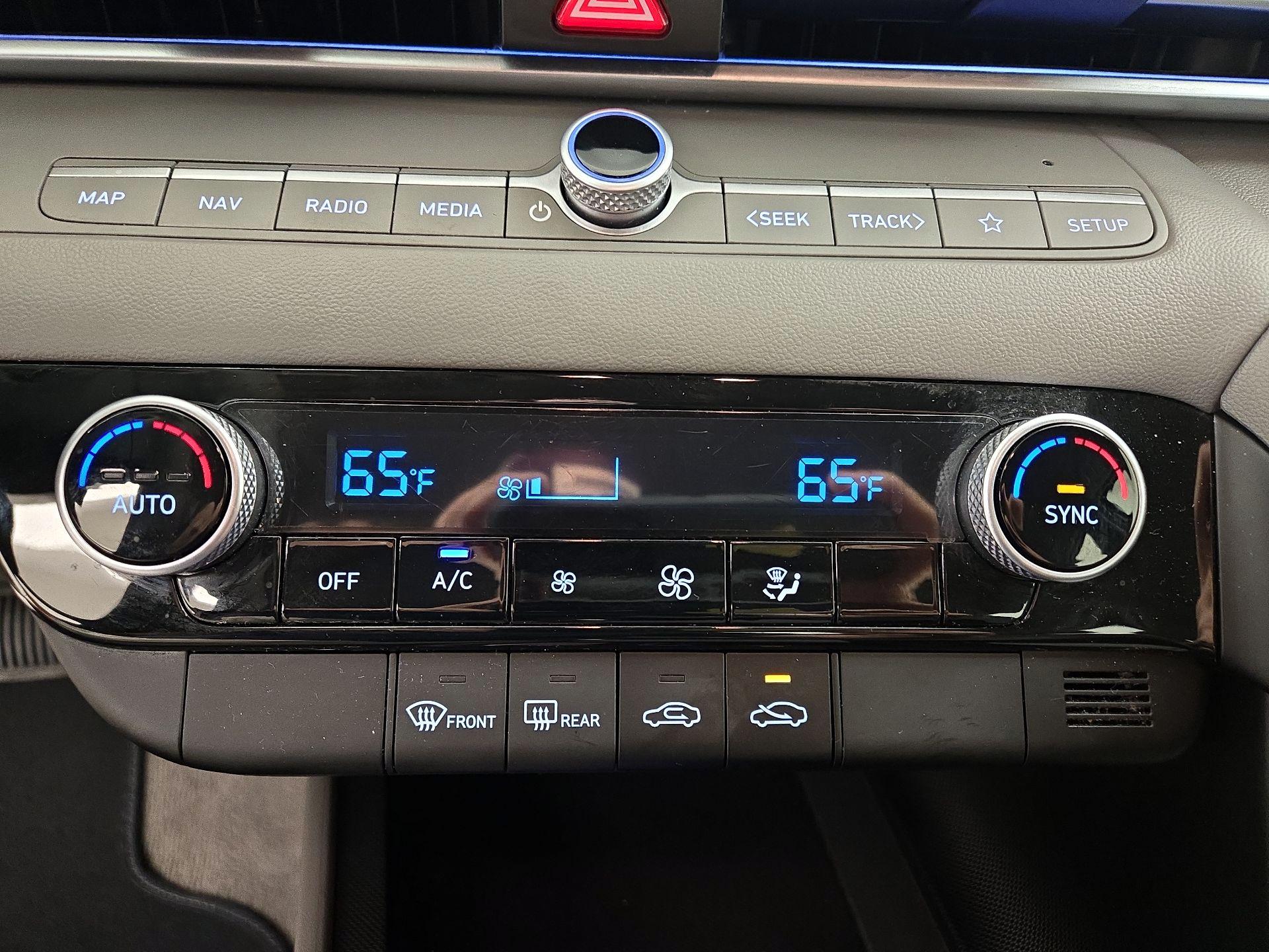 Thumbnail: 2024 Hyundai Elantra - 15