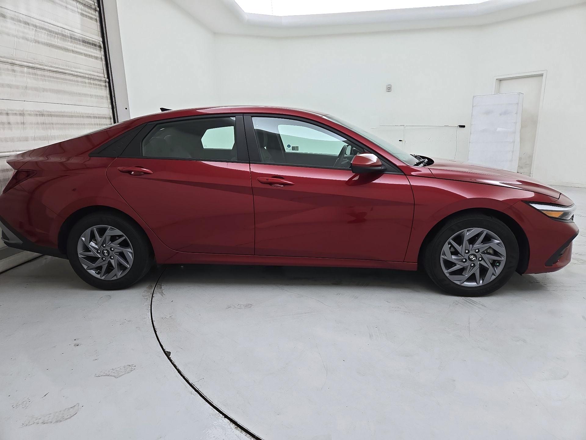 Thumbnail: 2024 Hyundai Elantra - 4