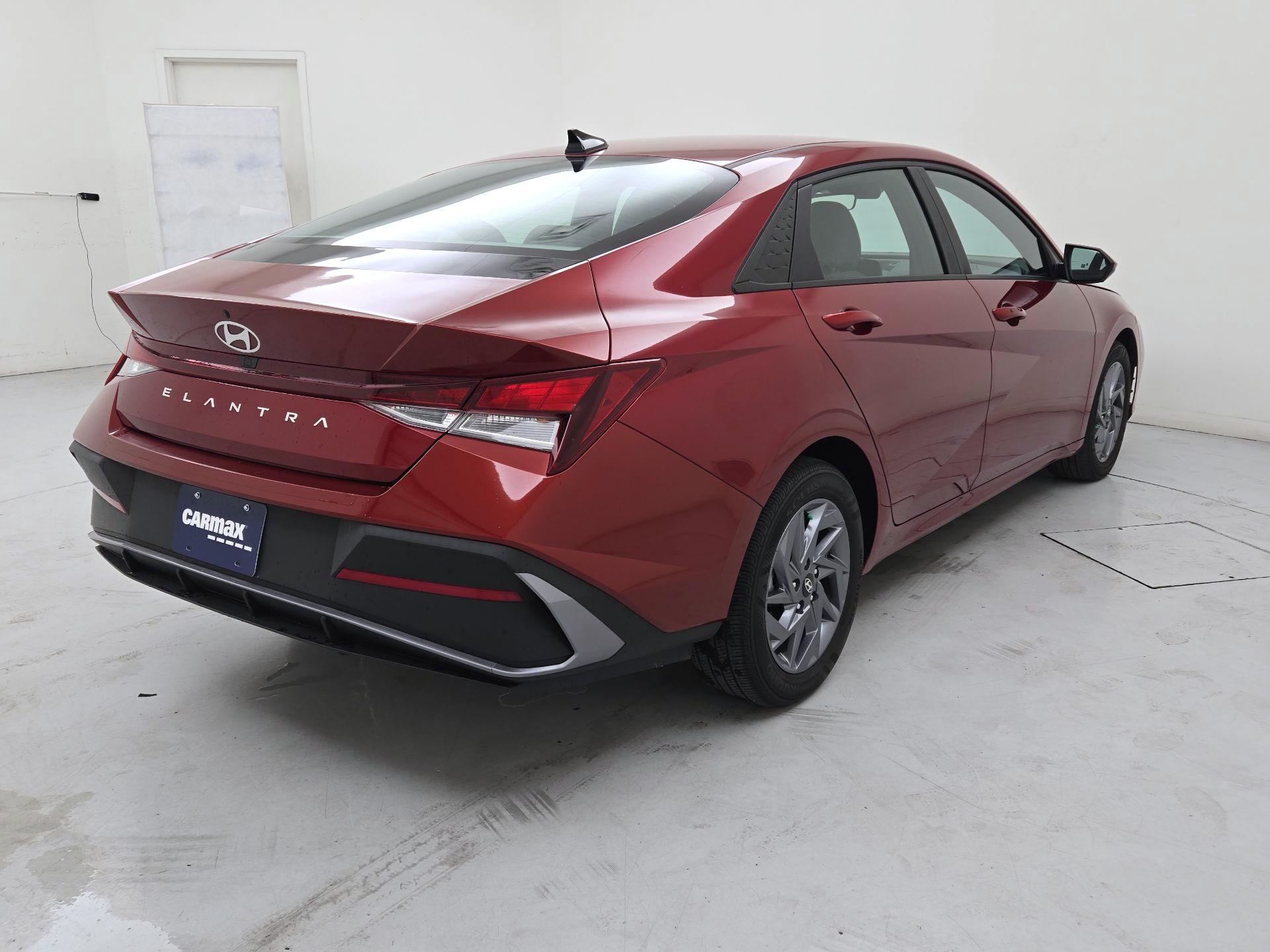 Thumbnail: 2024 Hyundai Elantra - 5