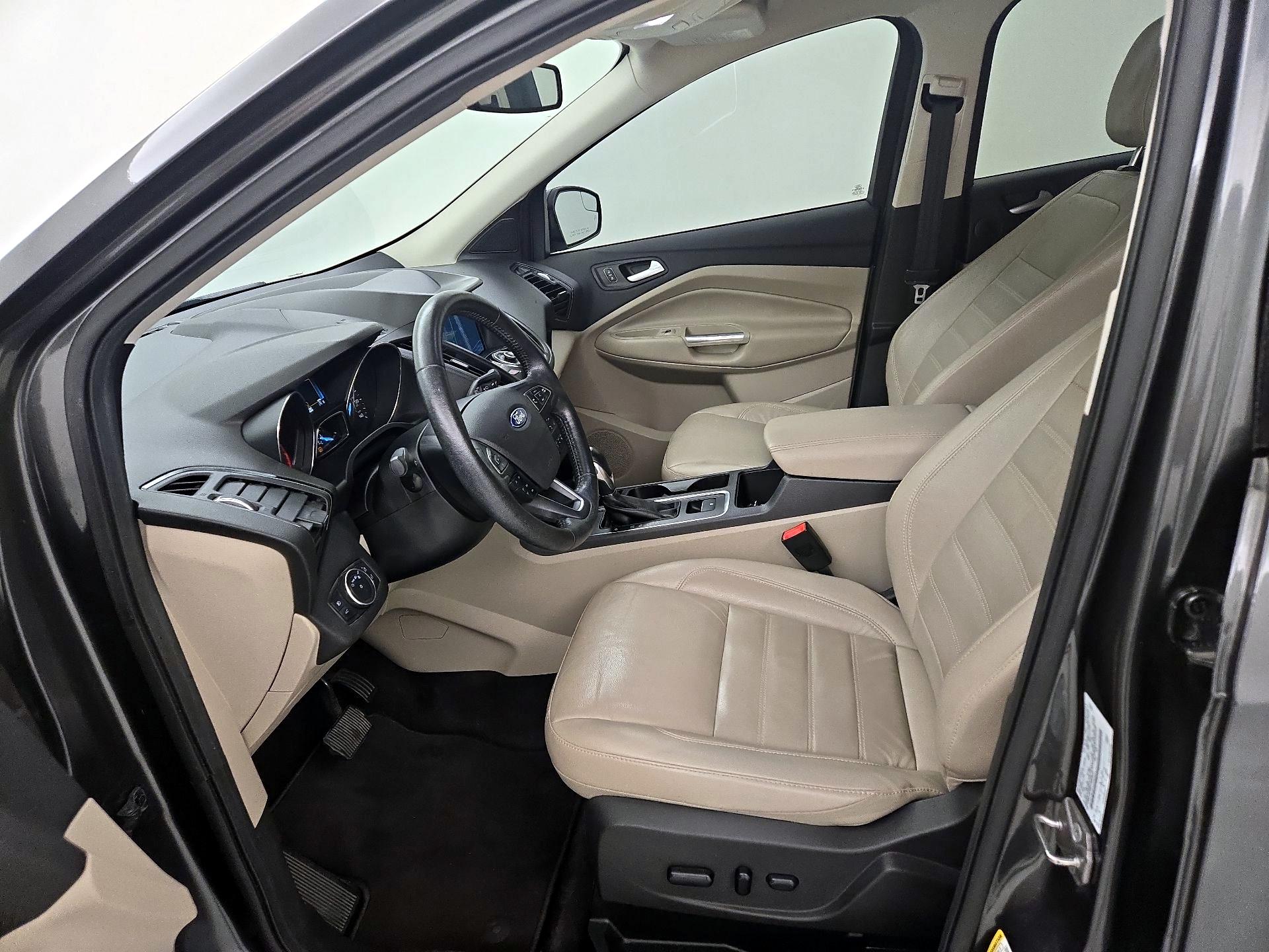 Thumbnail: 2019 Ford Escape - 9