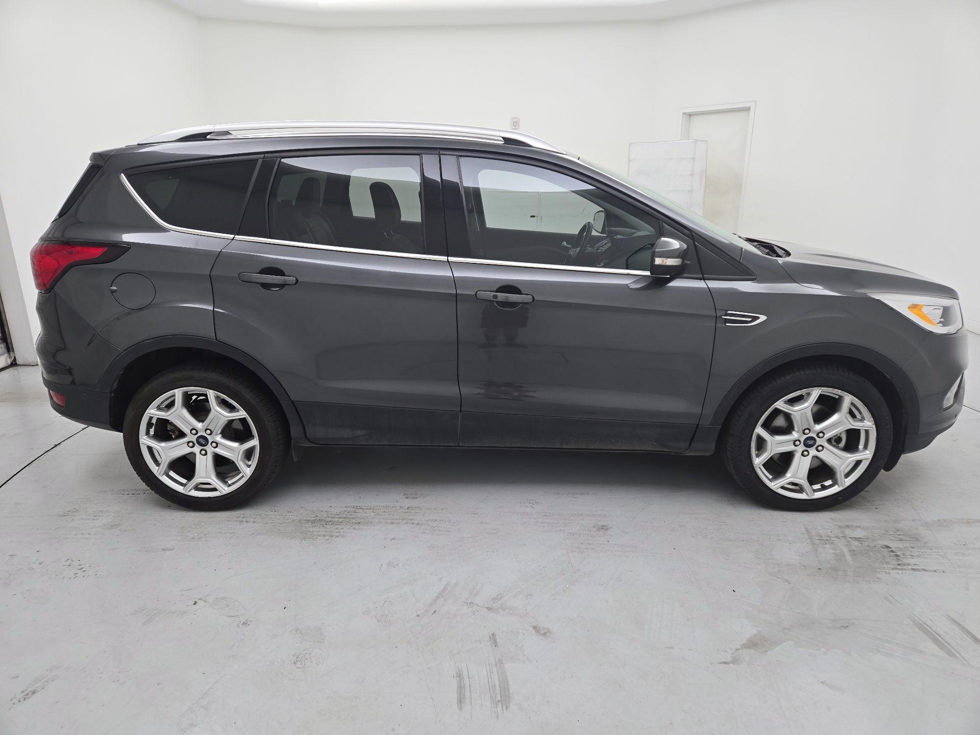 Thumbnail: 2019 Ford Escape - 4