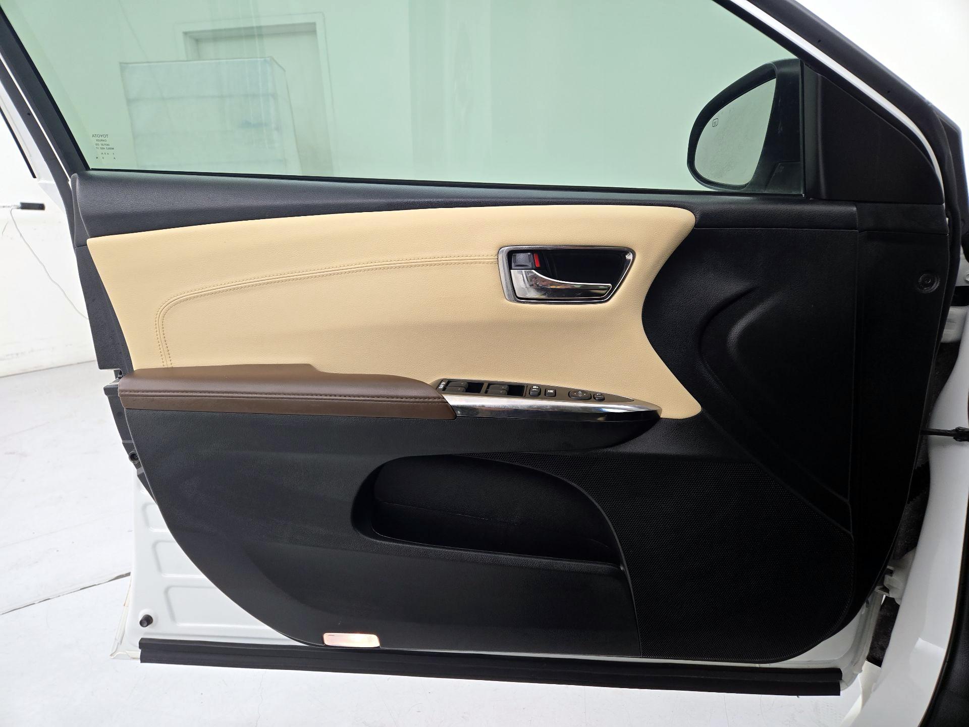 Thumbnail: 2018 Toyota Avalon - 10