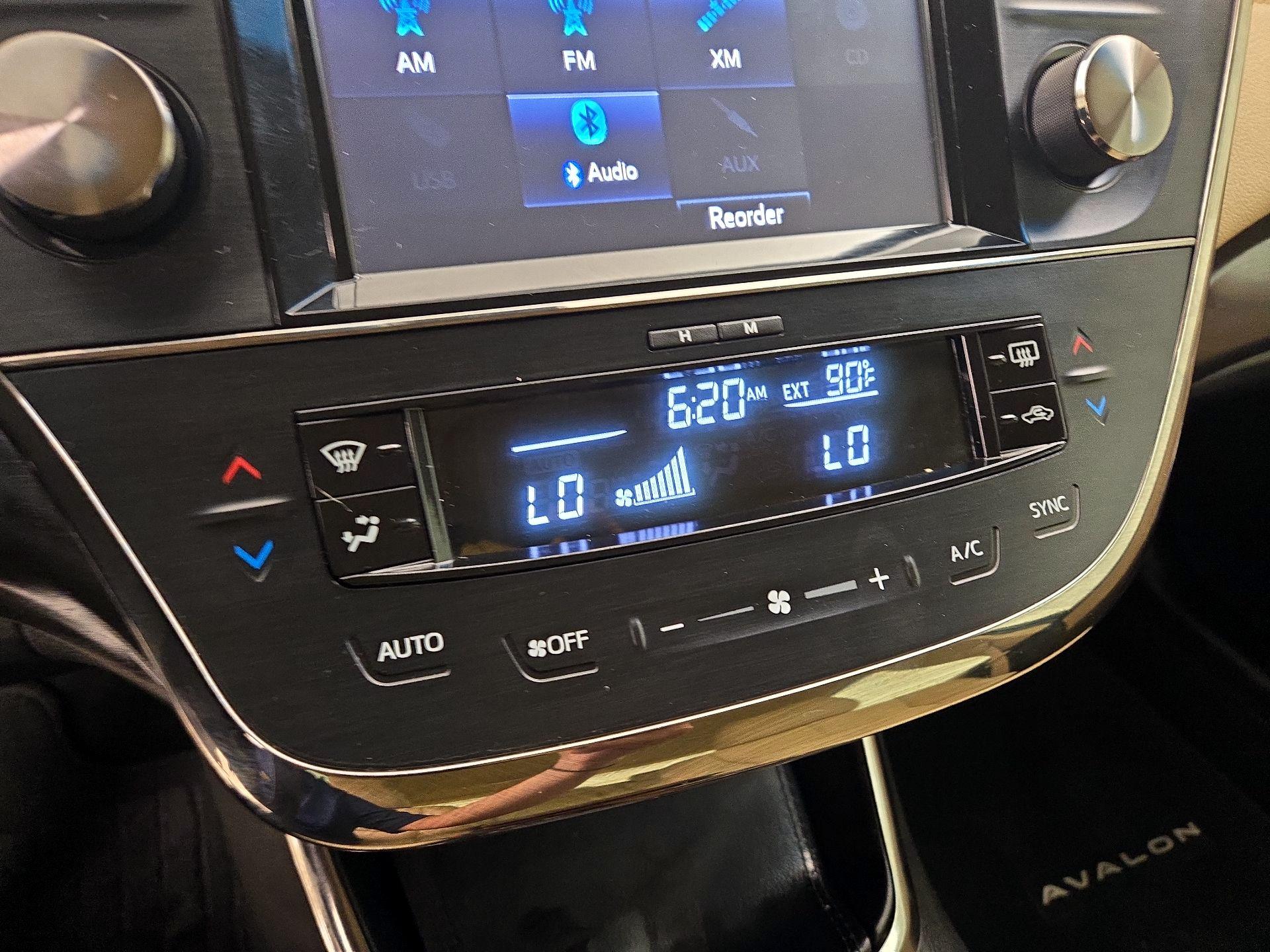 Thumbnail: 2018 Toyota Avalon - 14