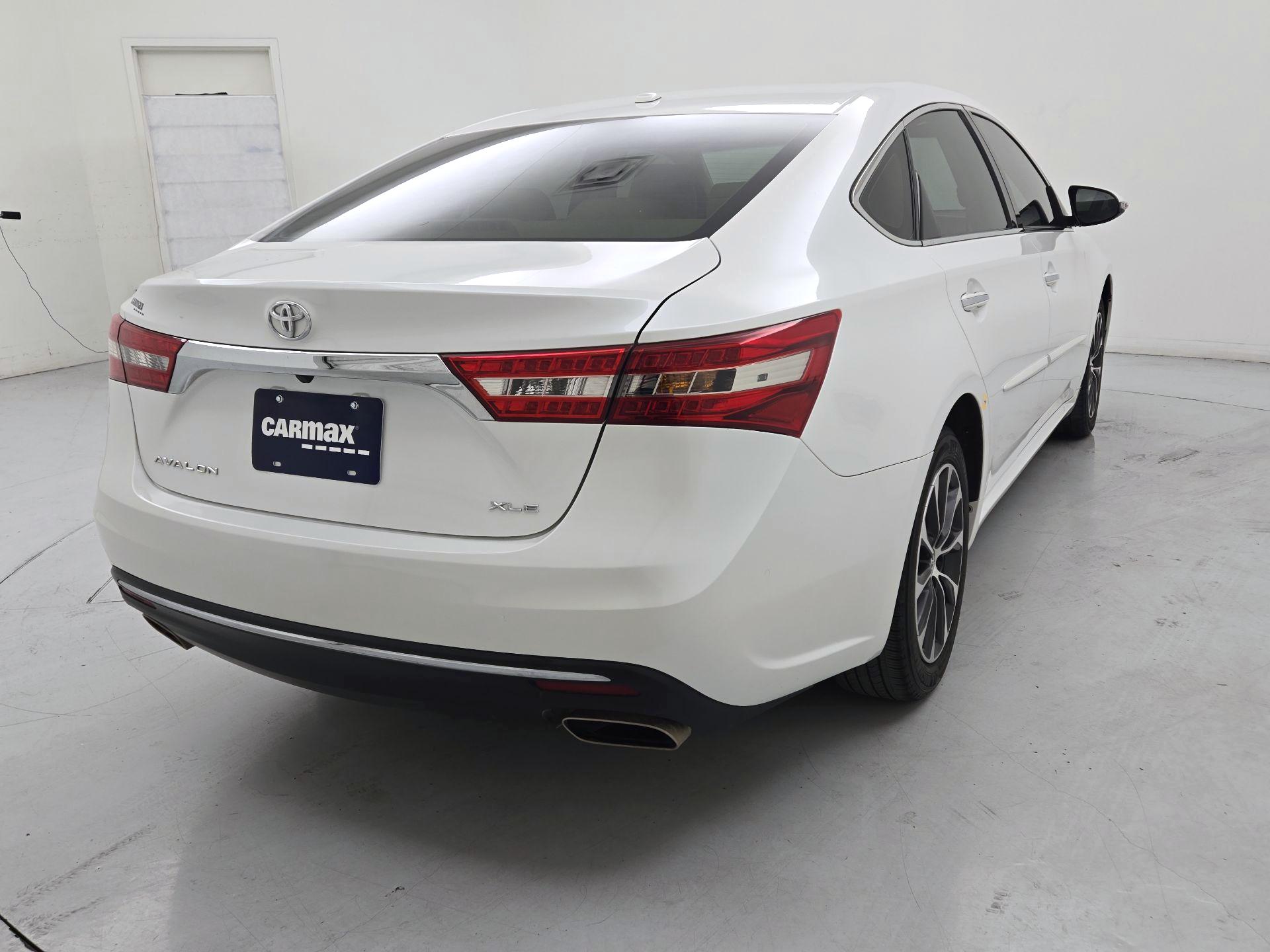 Thumbnail: 2018 Toyota Avalon - 5