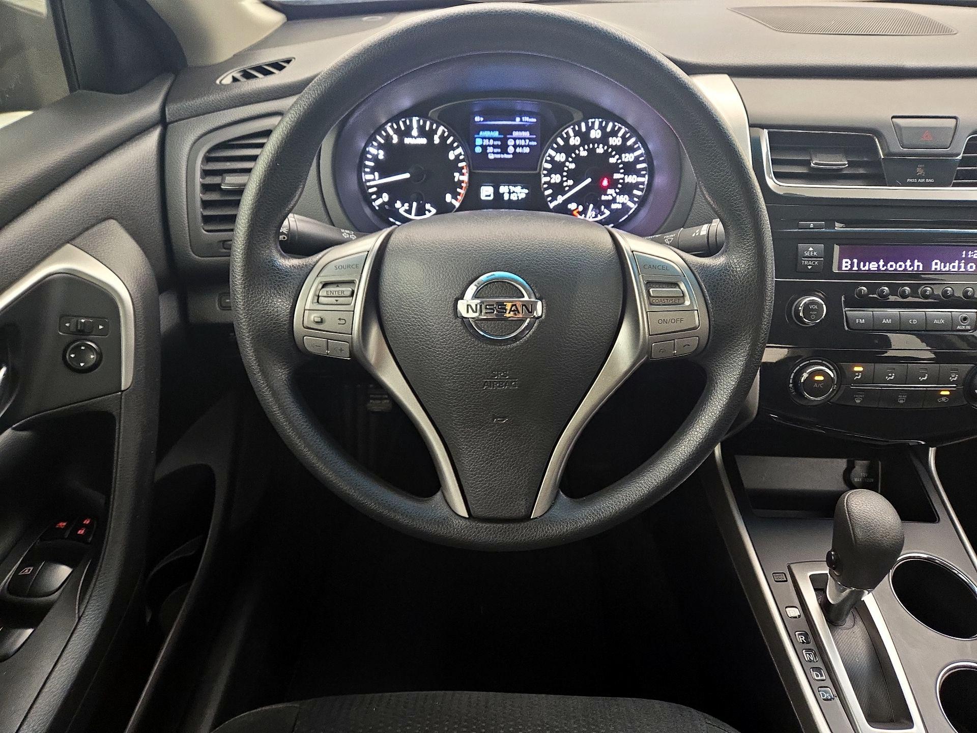 Thumbnail: 2015 Nissan Altima - 10